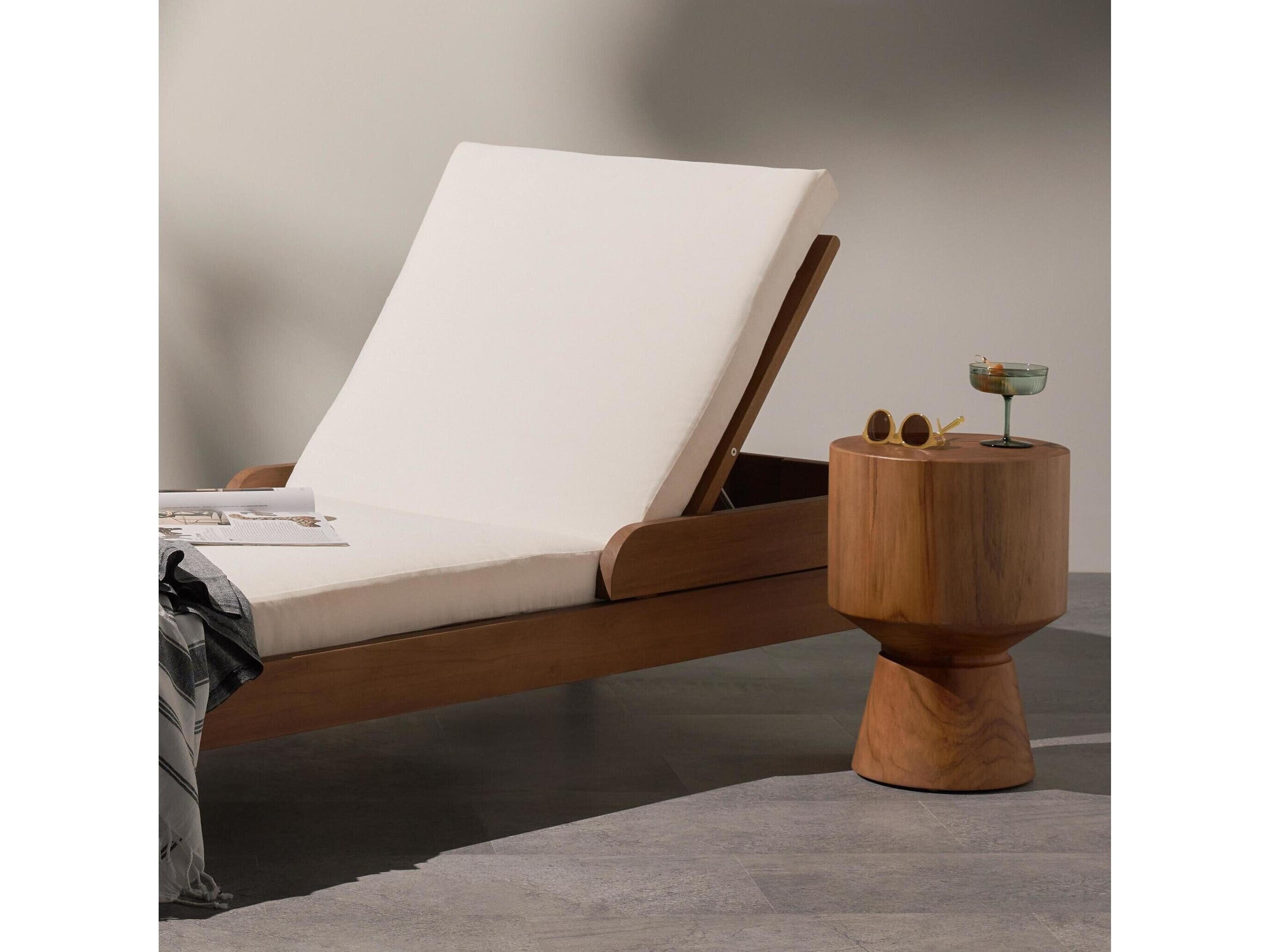 Globetrotter Outdoor Natural Teak Round End Table