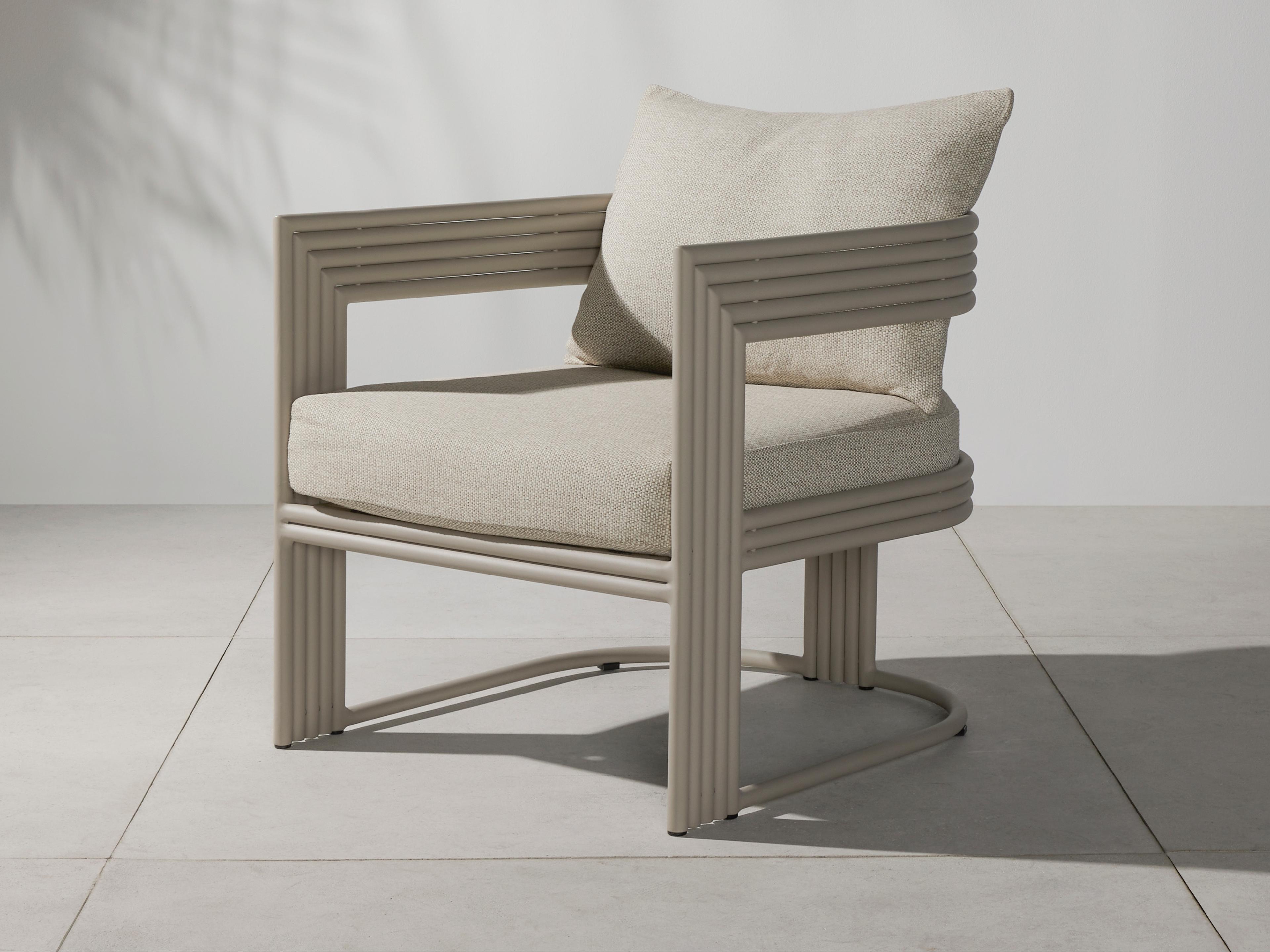 Luxecor Globetrotter Outdoor Faye Sand / Dove Taupe Aluminum Cushion Lounge Chair