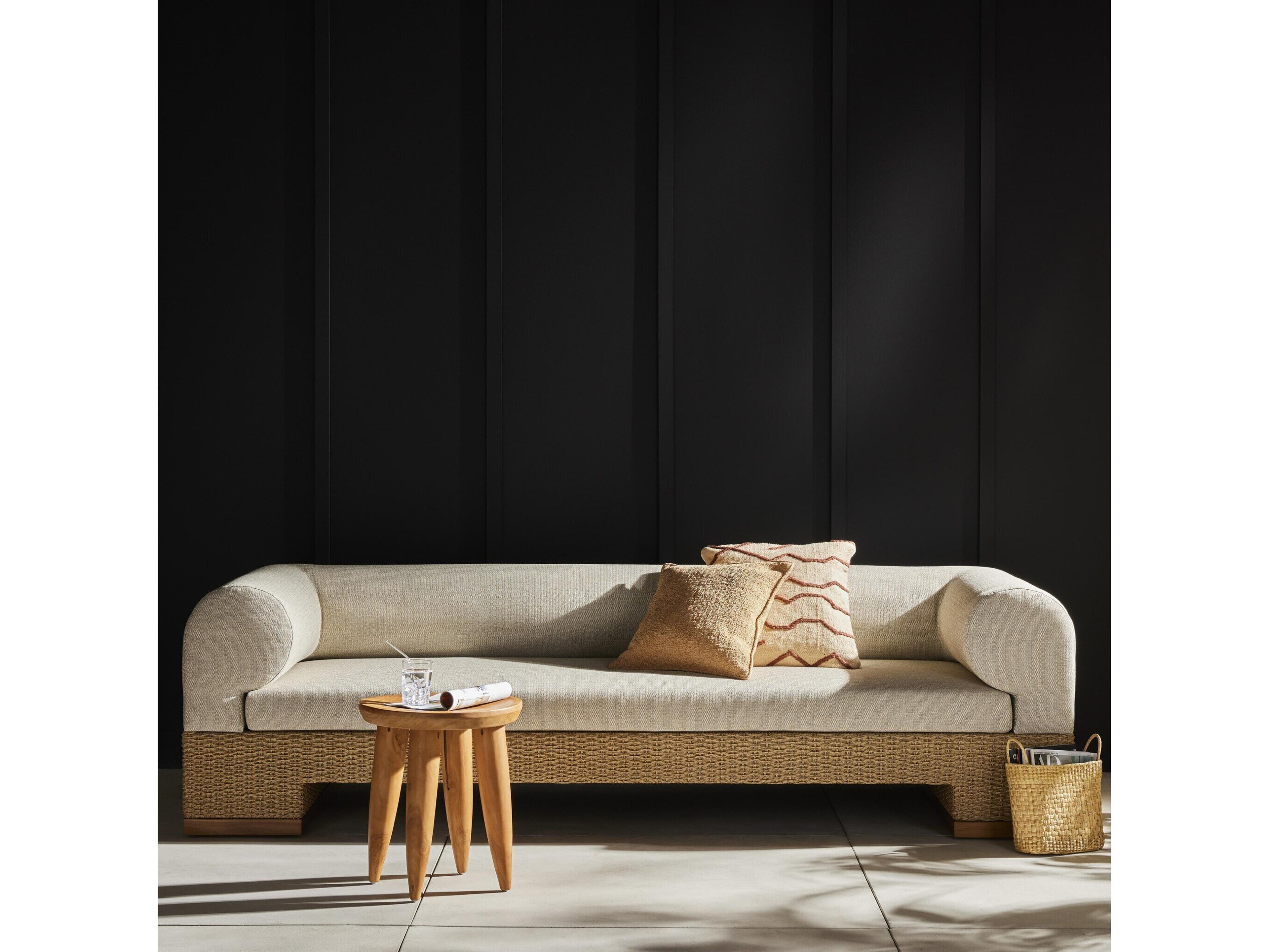 Luxecor Globetrotter Outdoor Natural Teak / Hyacinth Sofa with Faye Sand Cushion