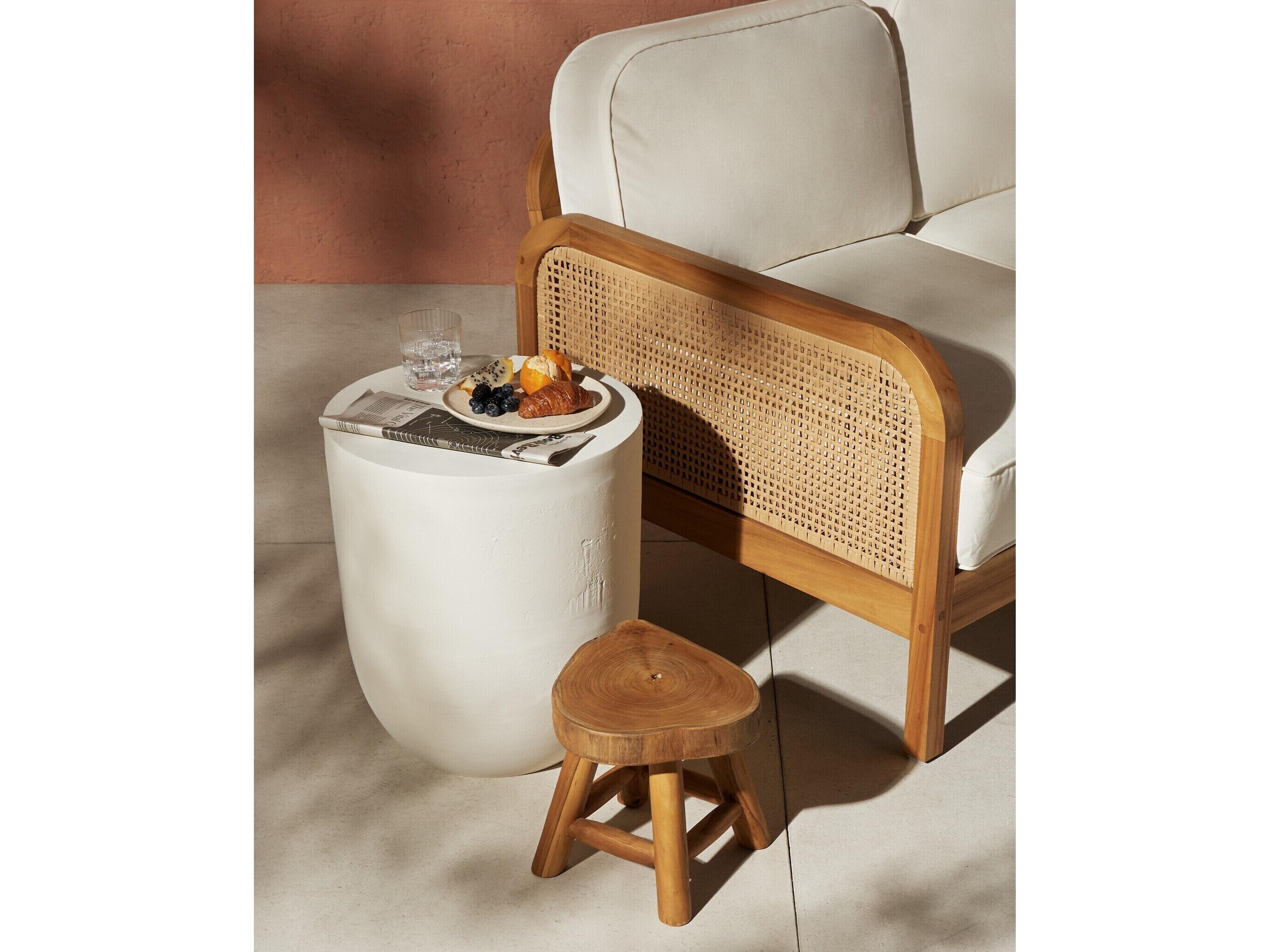 Globetrotter Outdoor Matte White Cast Aluminum Round End Table