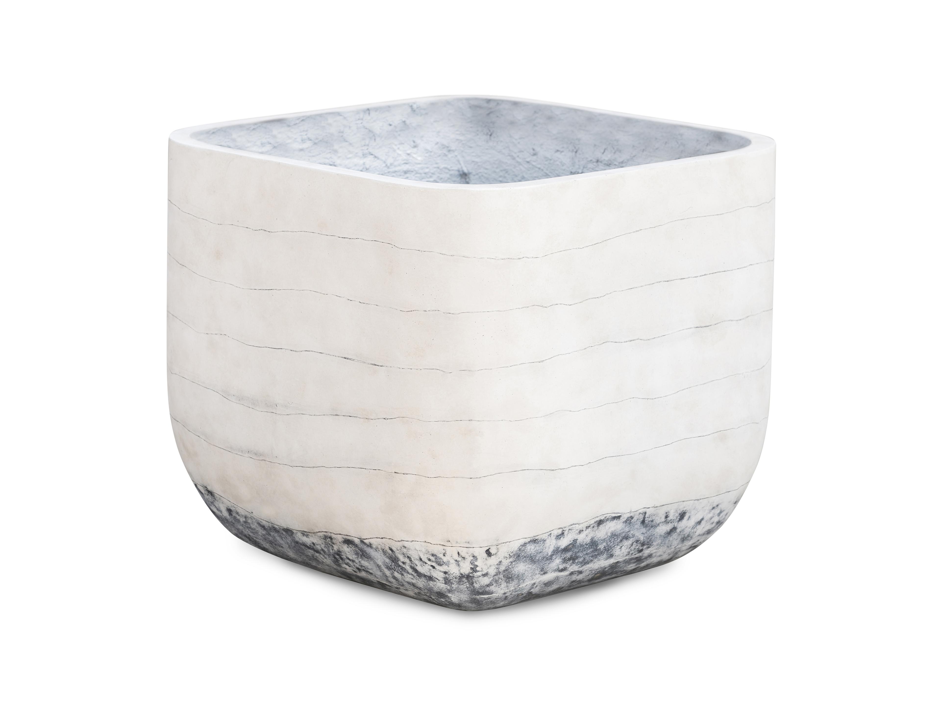 Globetrotter Outdoor Grey Ombre 18'' High Planter