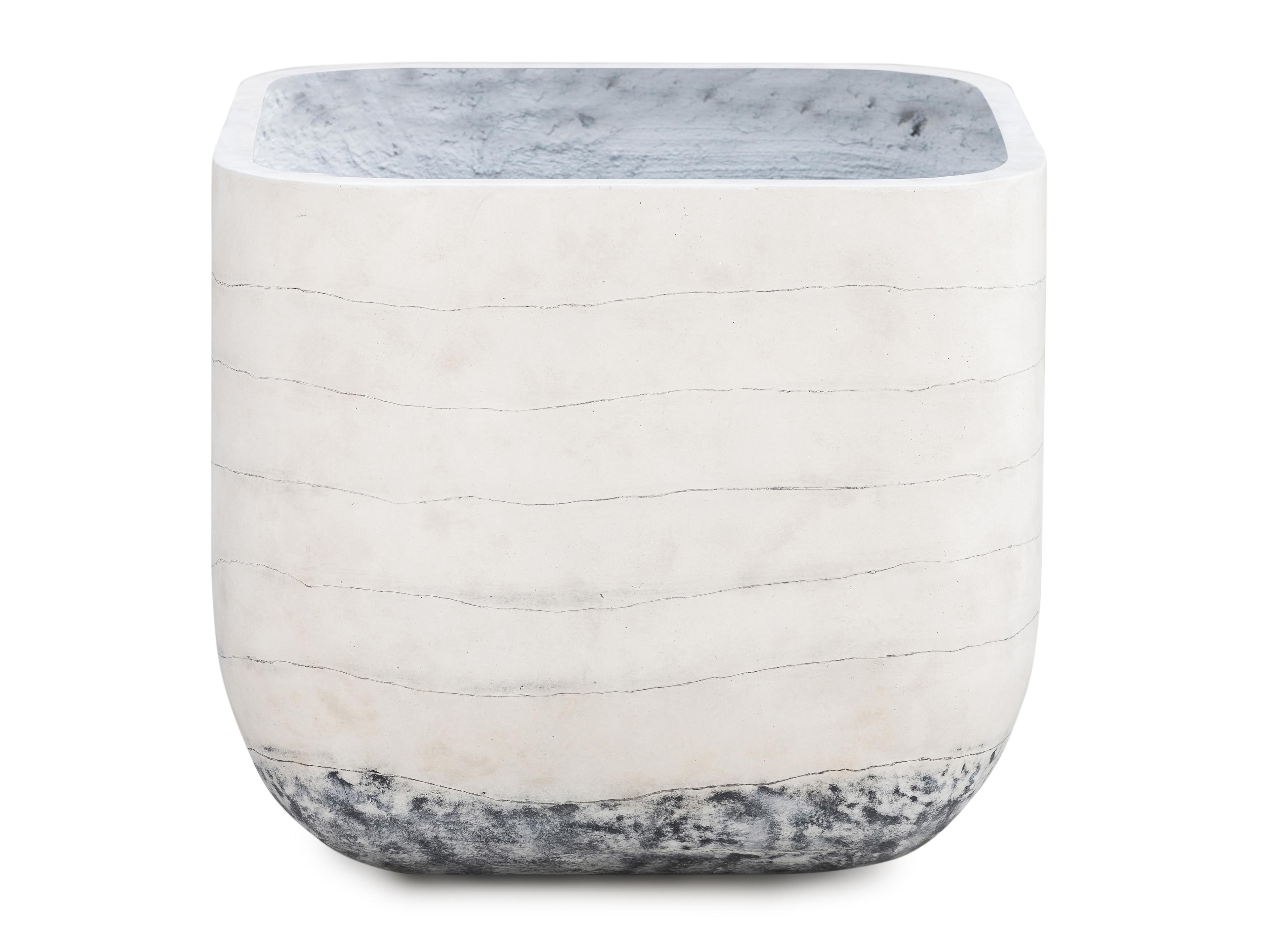 Luxecor Globetrotter Outdoor Grey Ombre 18'' High Planter