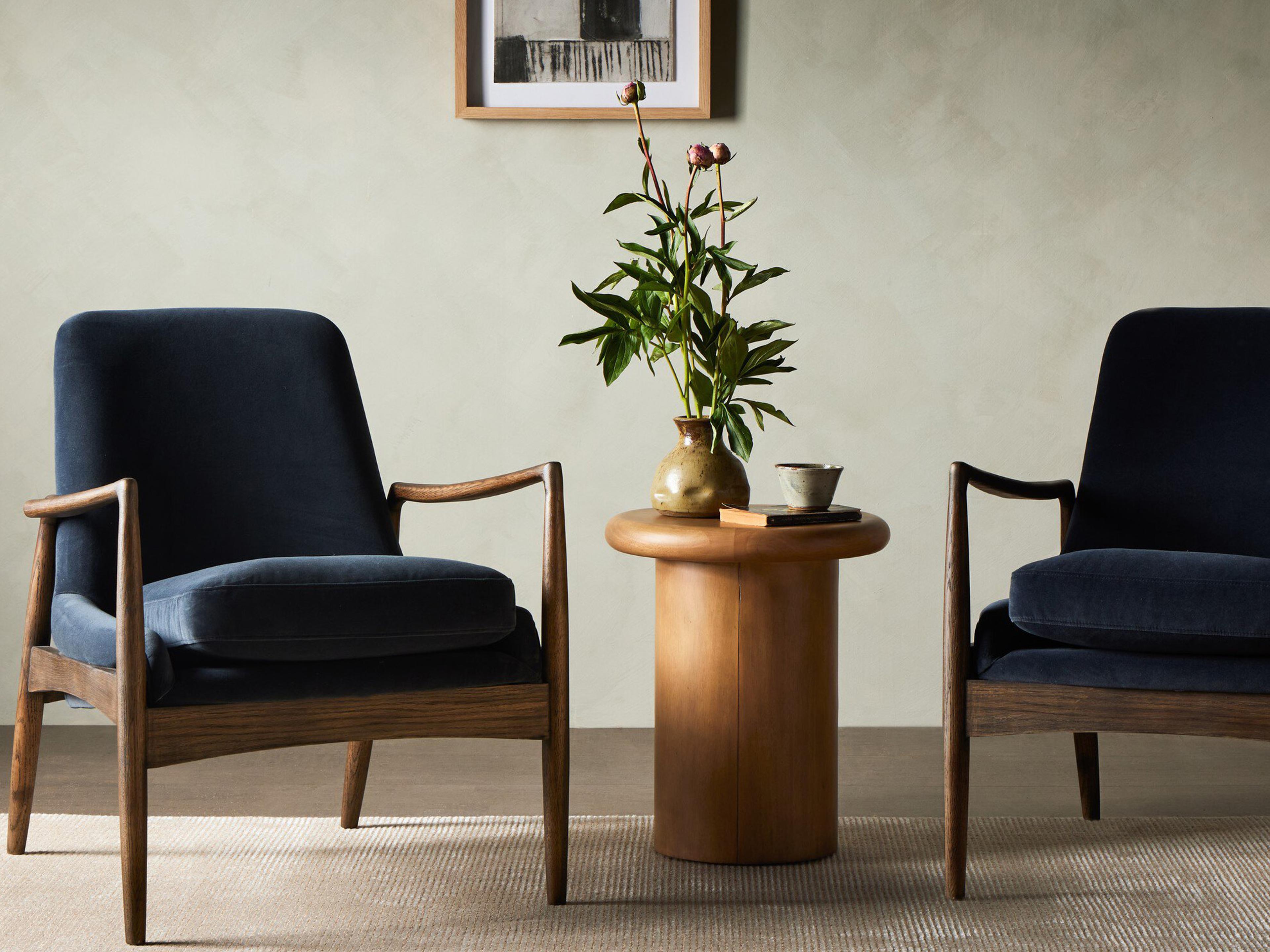 Luxecor Globetrotter Braden Modern Velvet Shadow Accent Chair