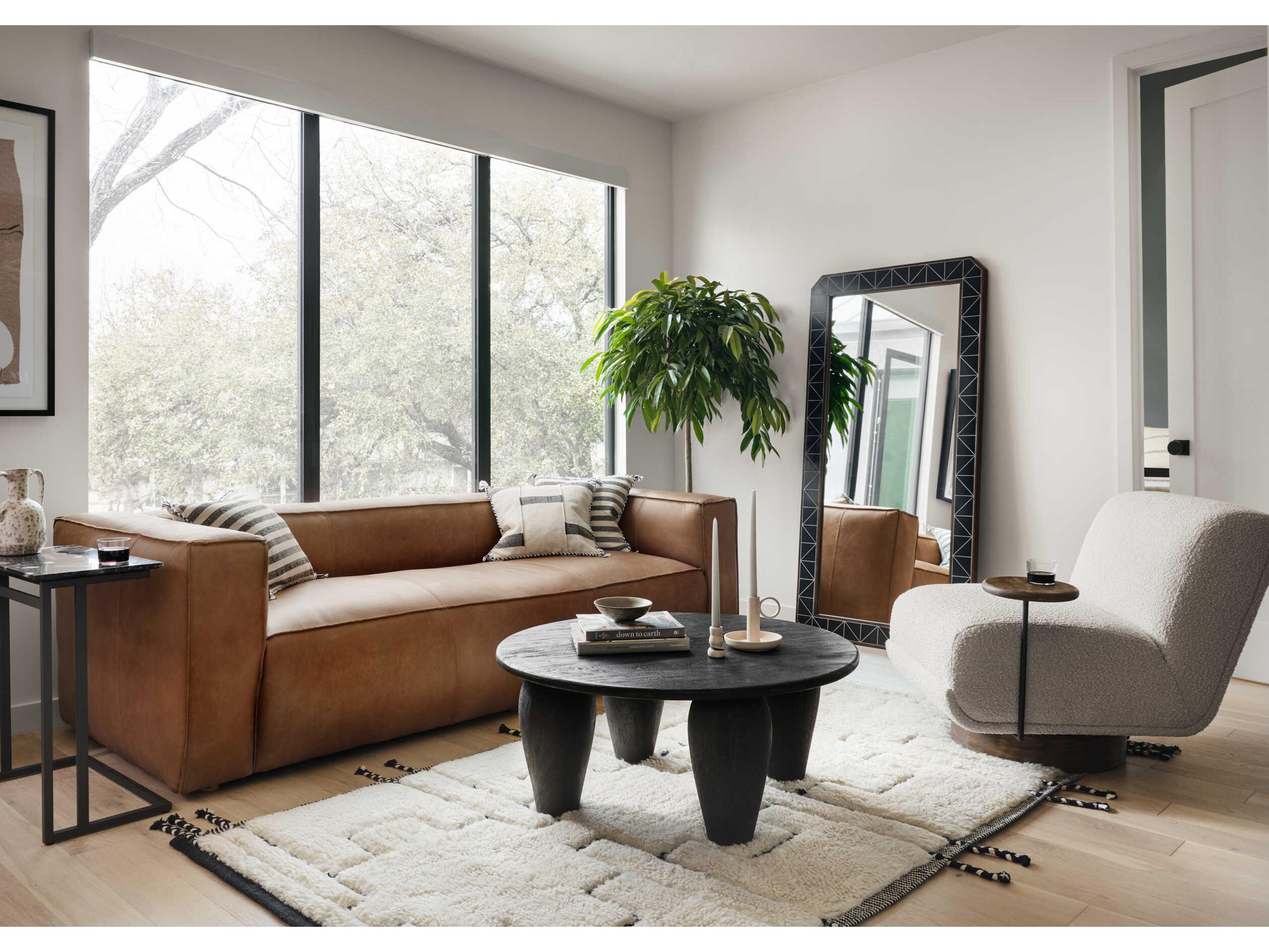 Luxecor Globetrotter Bronwyn Swivel White Fabric Accent Chair