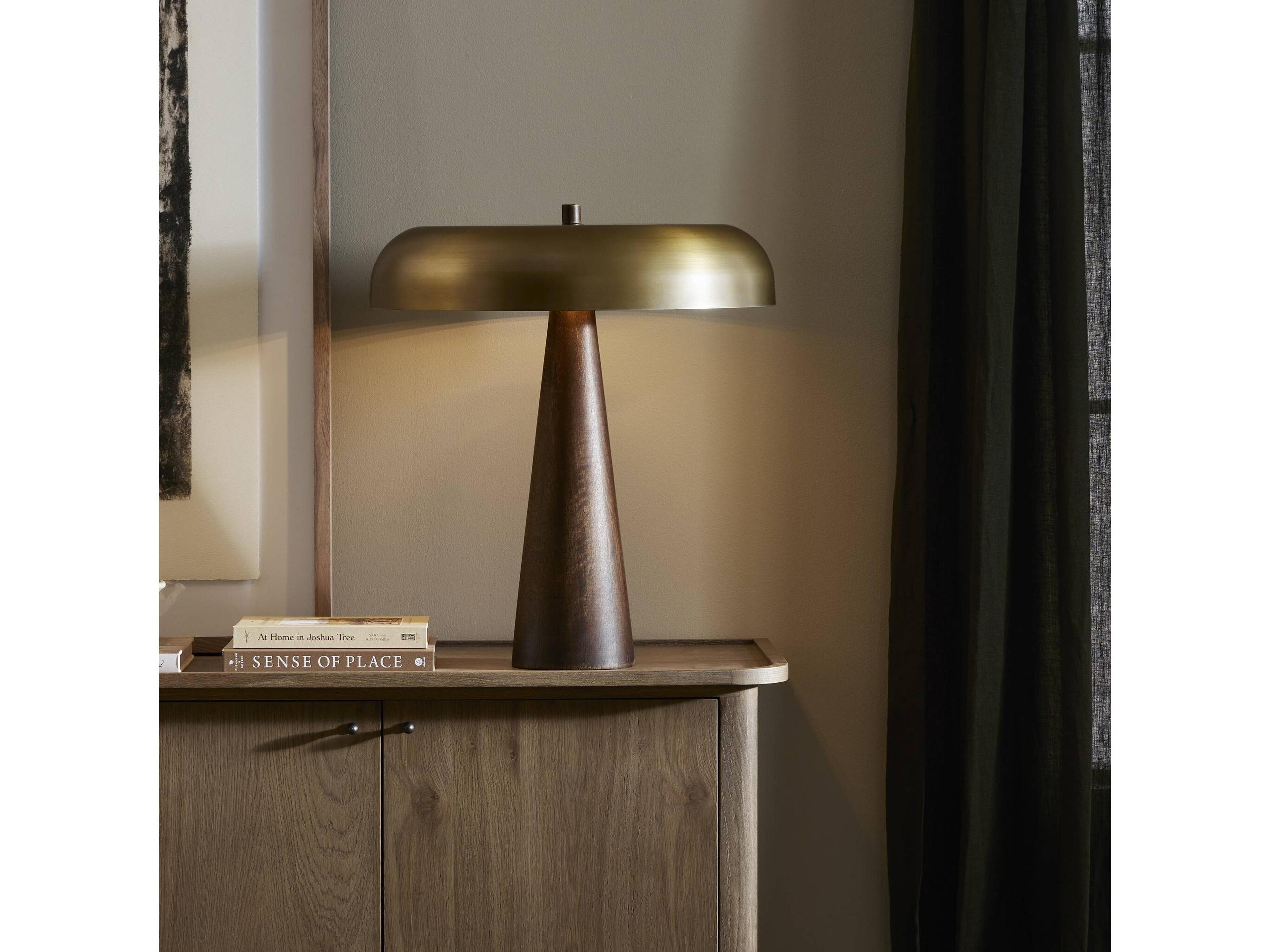 Luxecor Globetrotter Brass Table Lamp