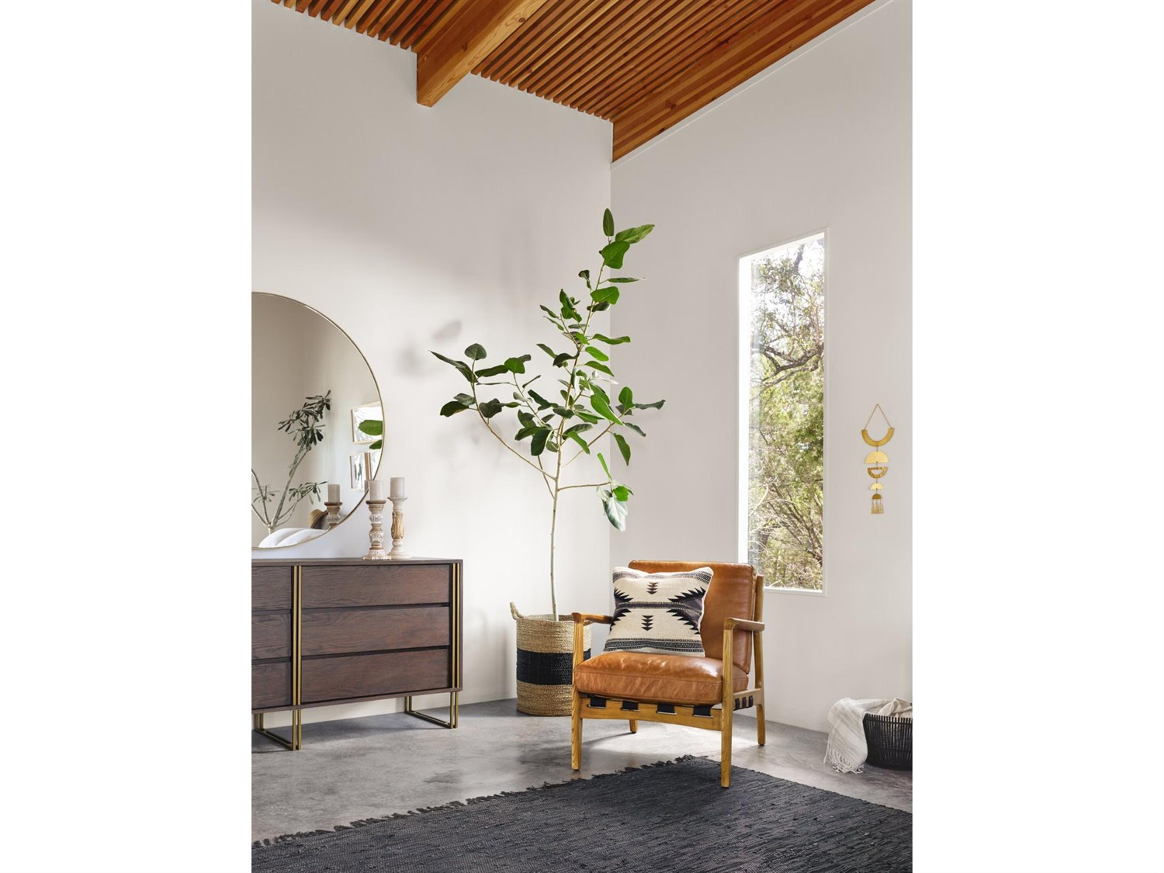 Bishop Entertainment Set