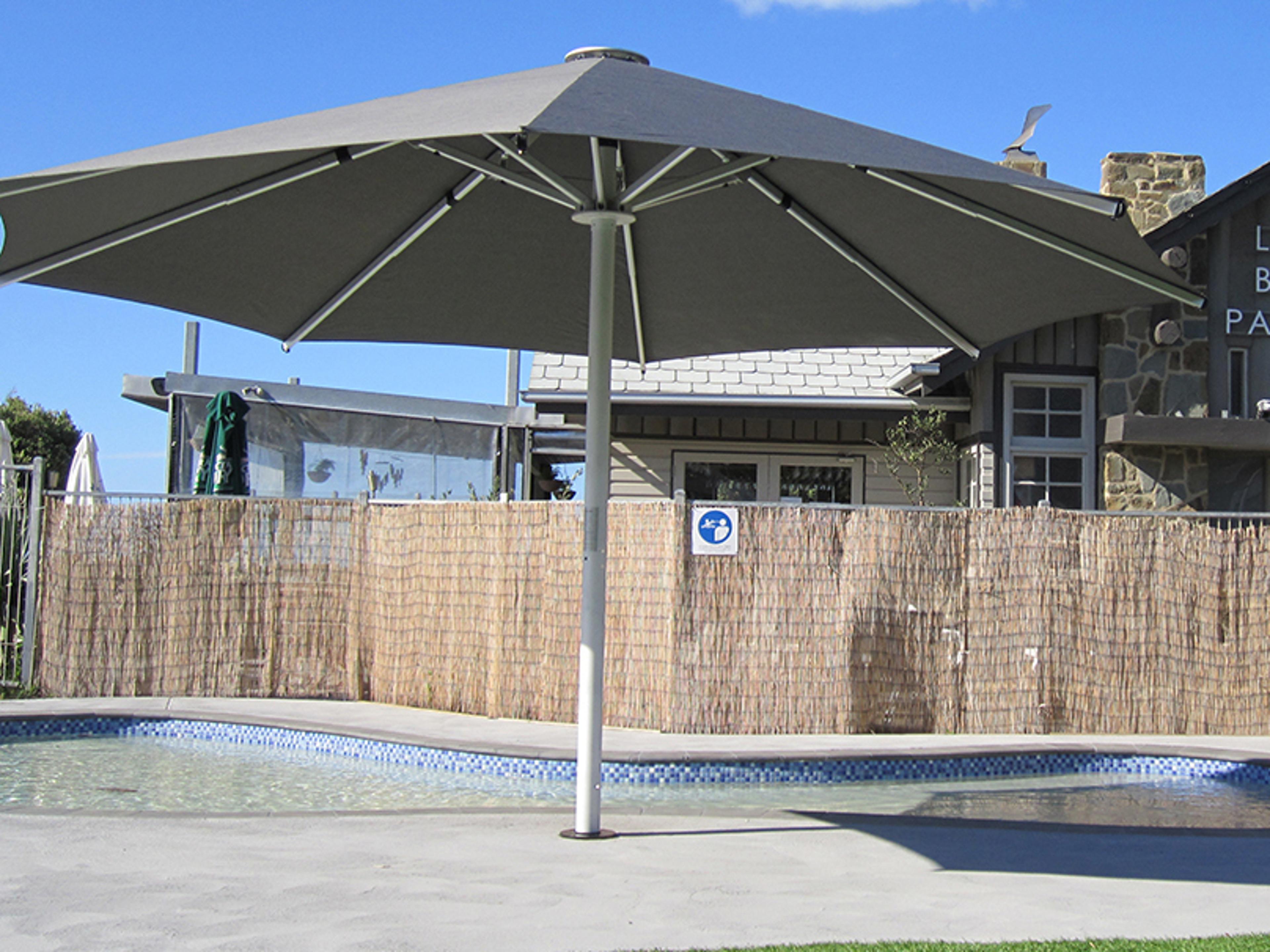 Frankford Nova Giant Center Aluminum Matte Silver 16 Foot Octagon Telescoping Crank Outdoor Umbrella