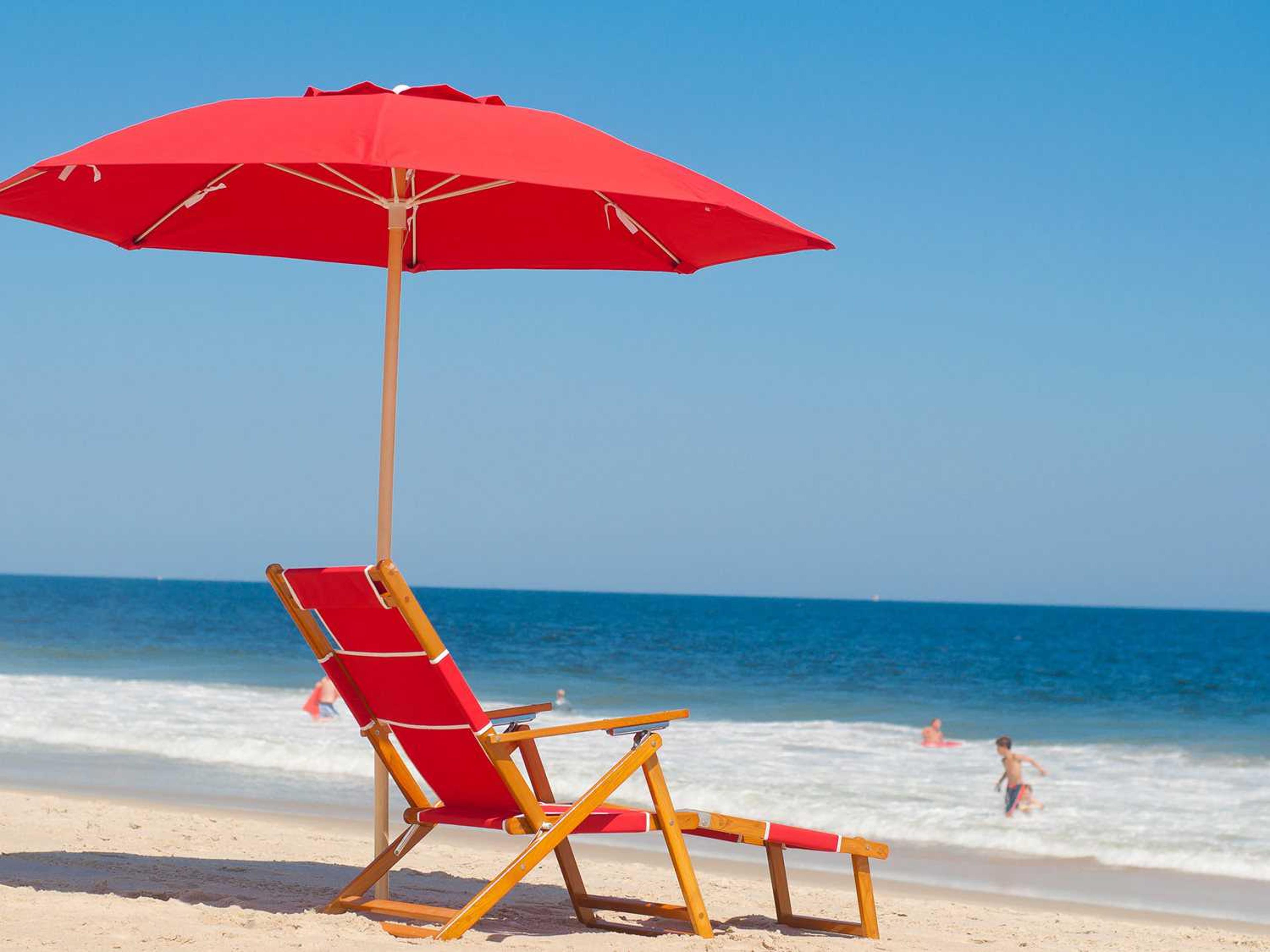 Frankford Umbrellas Oak Wood Beach Chairs Sling Patio Lounge Set