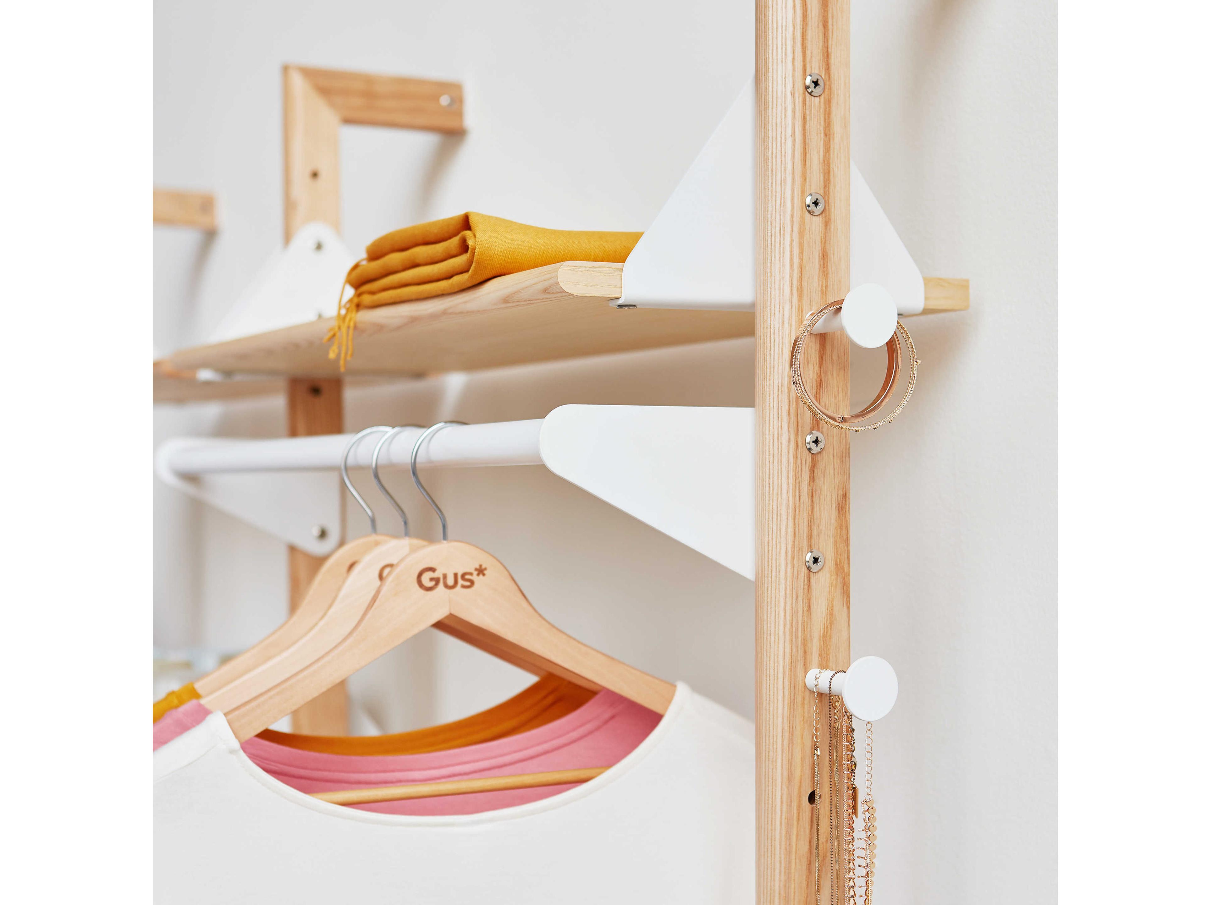 Gus* Modern Branch White Hangbar