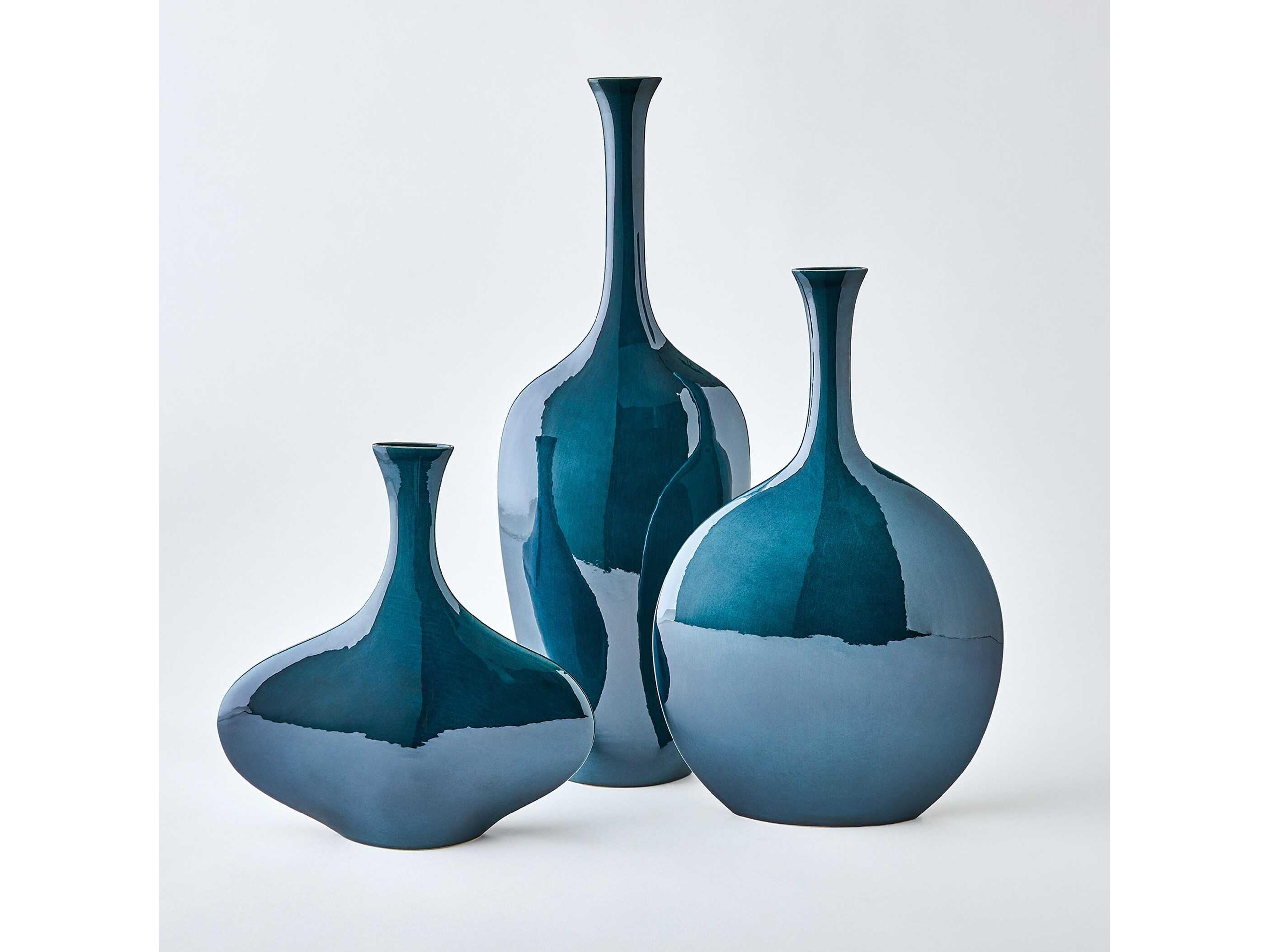 Global Views Silhouette Wide Reactive Blue Vase