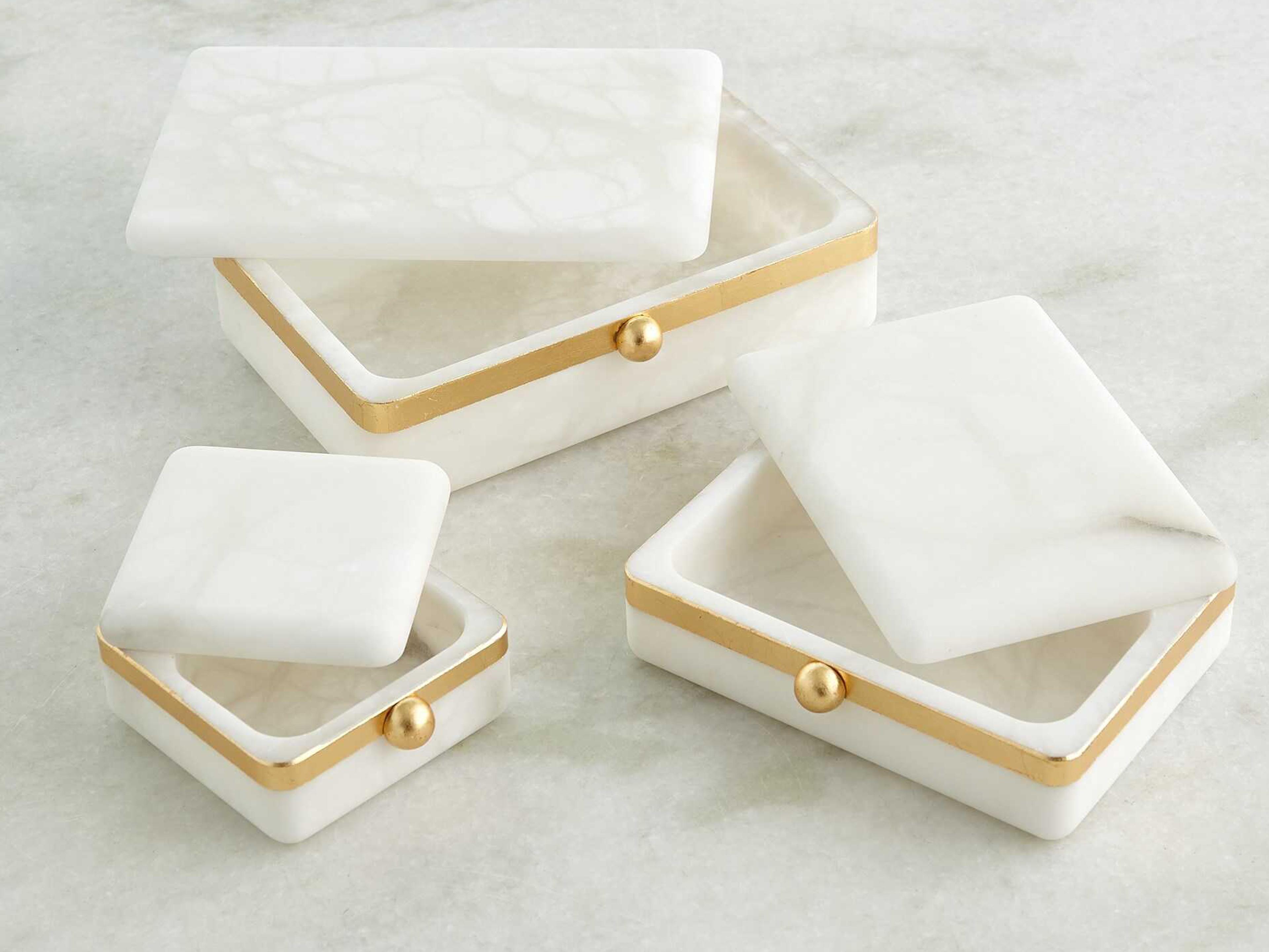 Global Views Alabaster / Gold Band 4" Swivel Box
