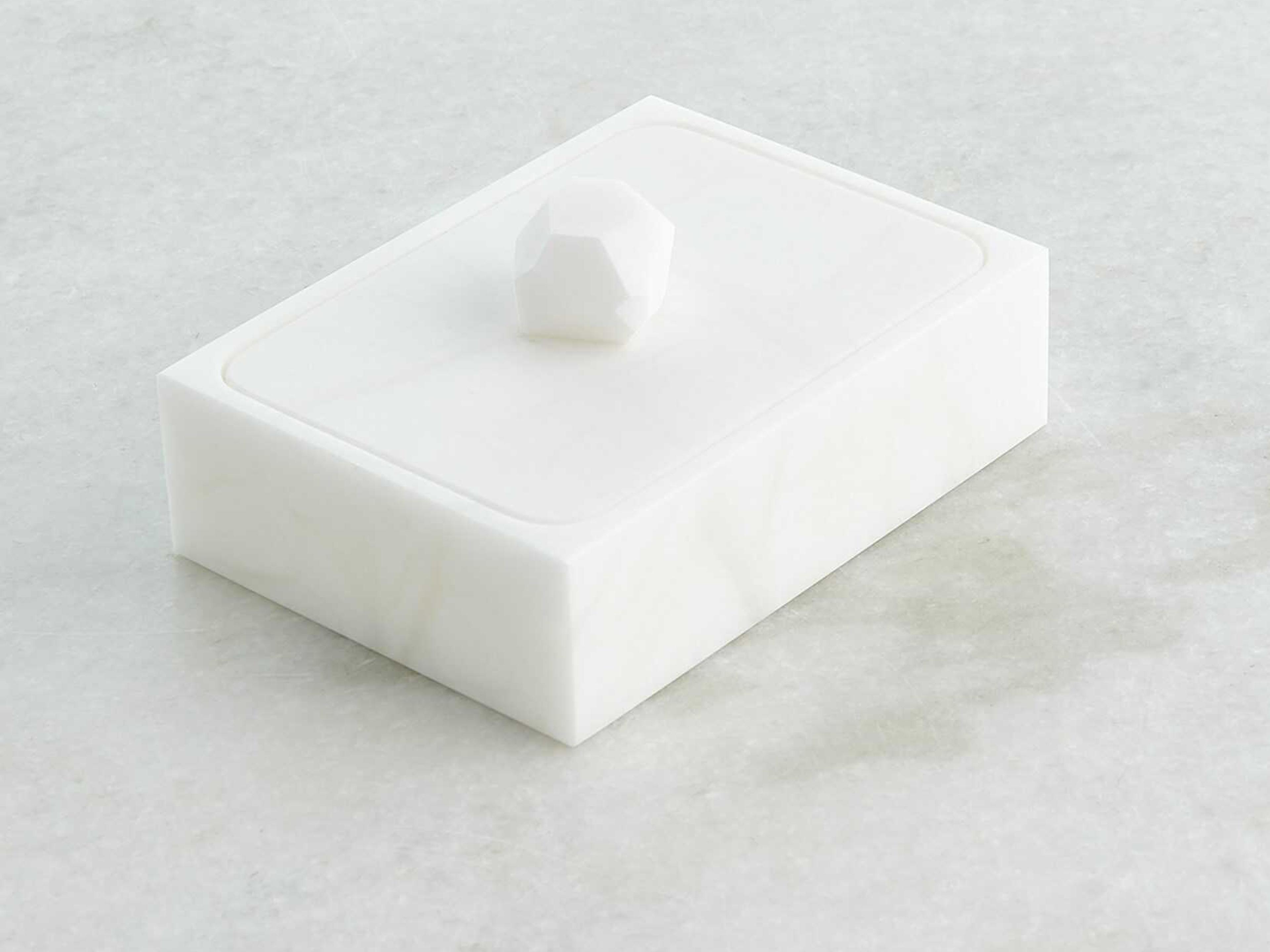 Global Views Facet White 7" Knob Box