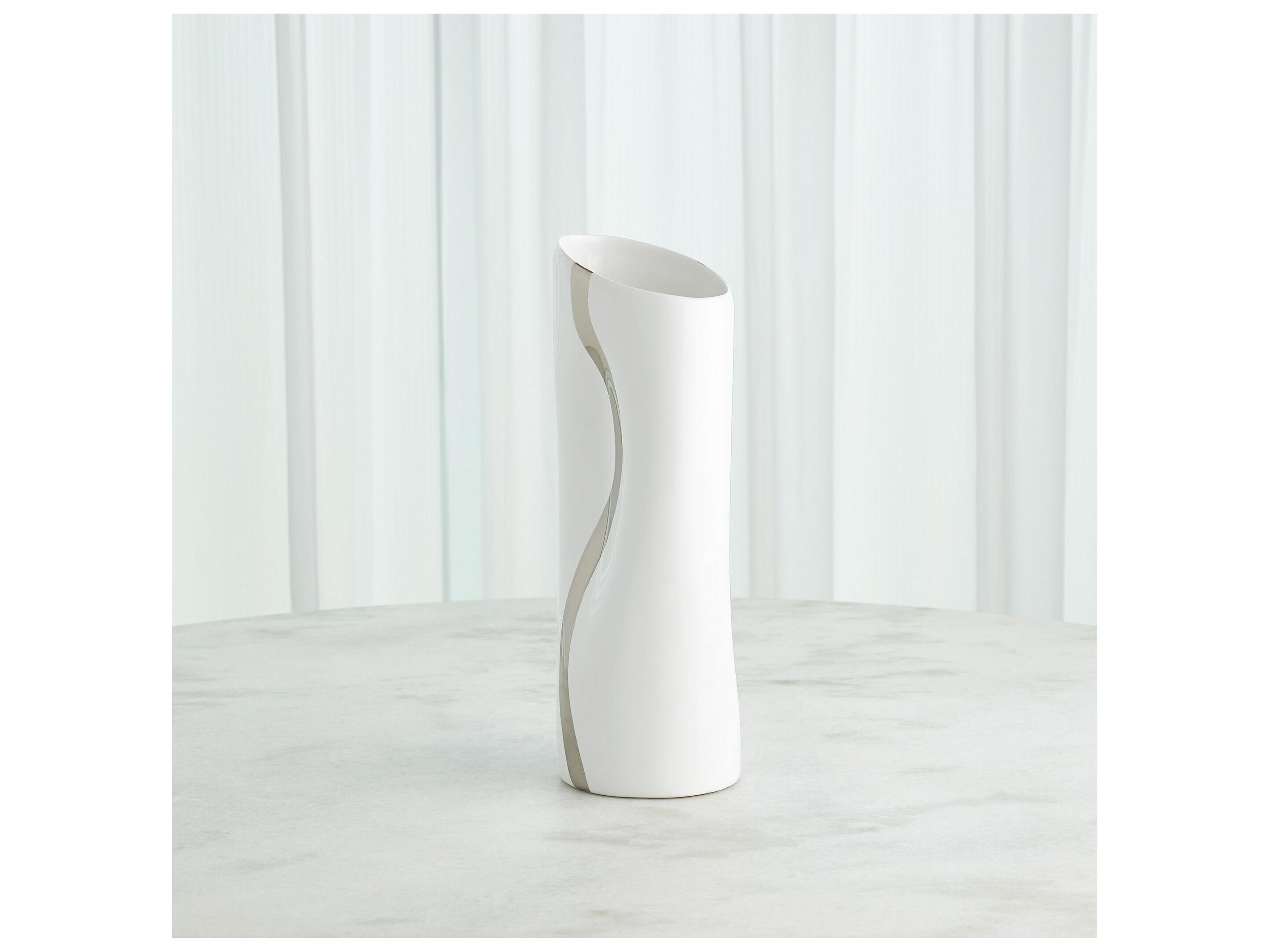 Global Views Vase