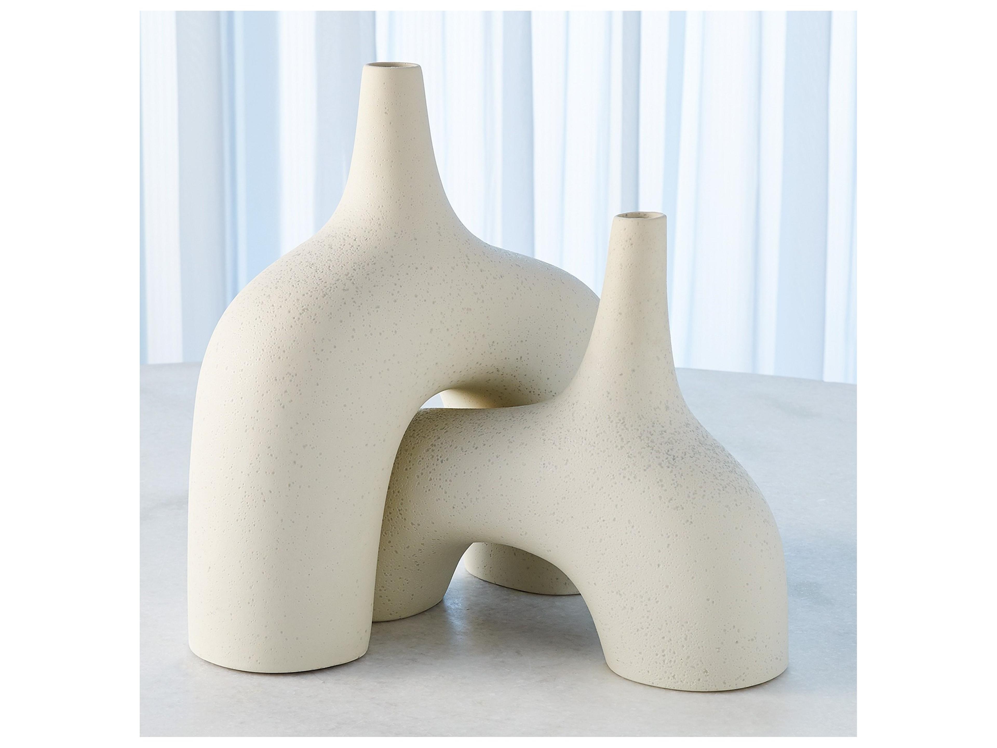 Global Views Stretch Vase