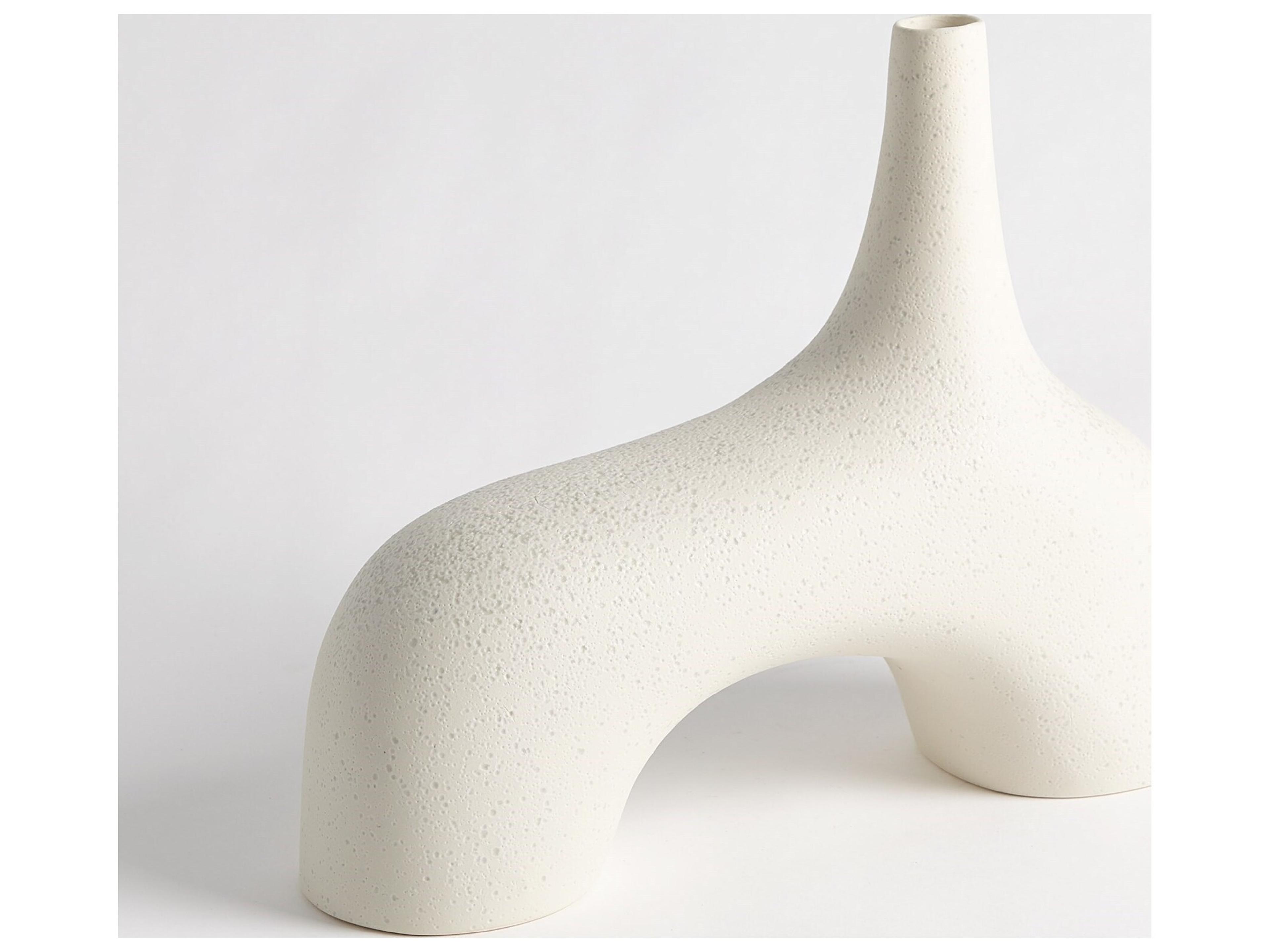 Global Views Stretch Vase