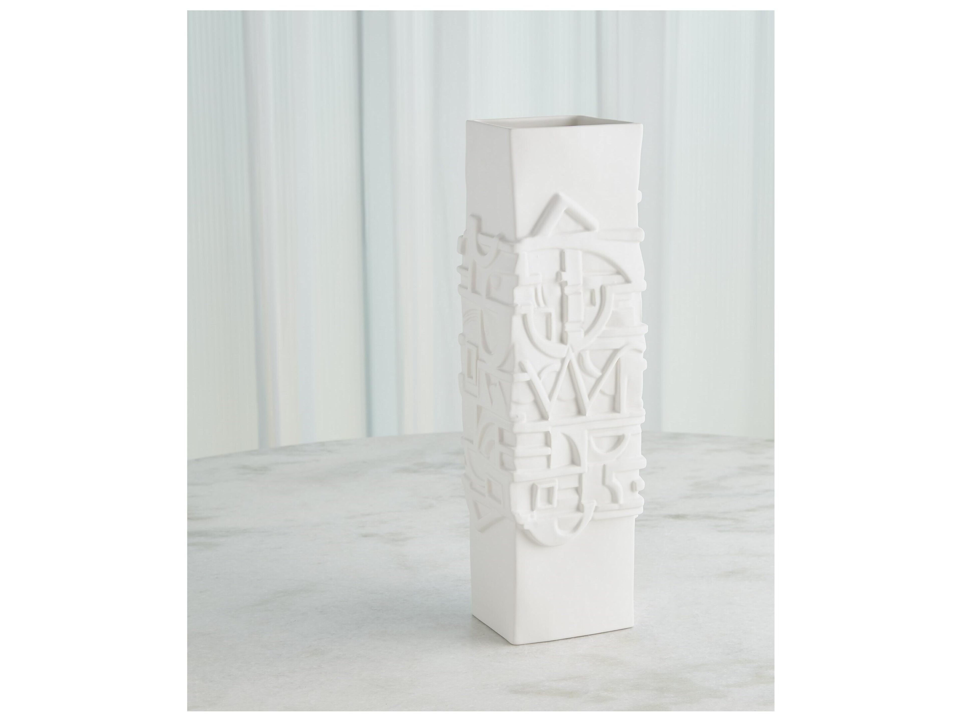 Global Views Vase