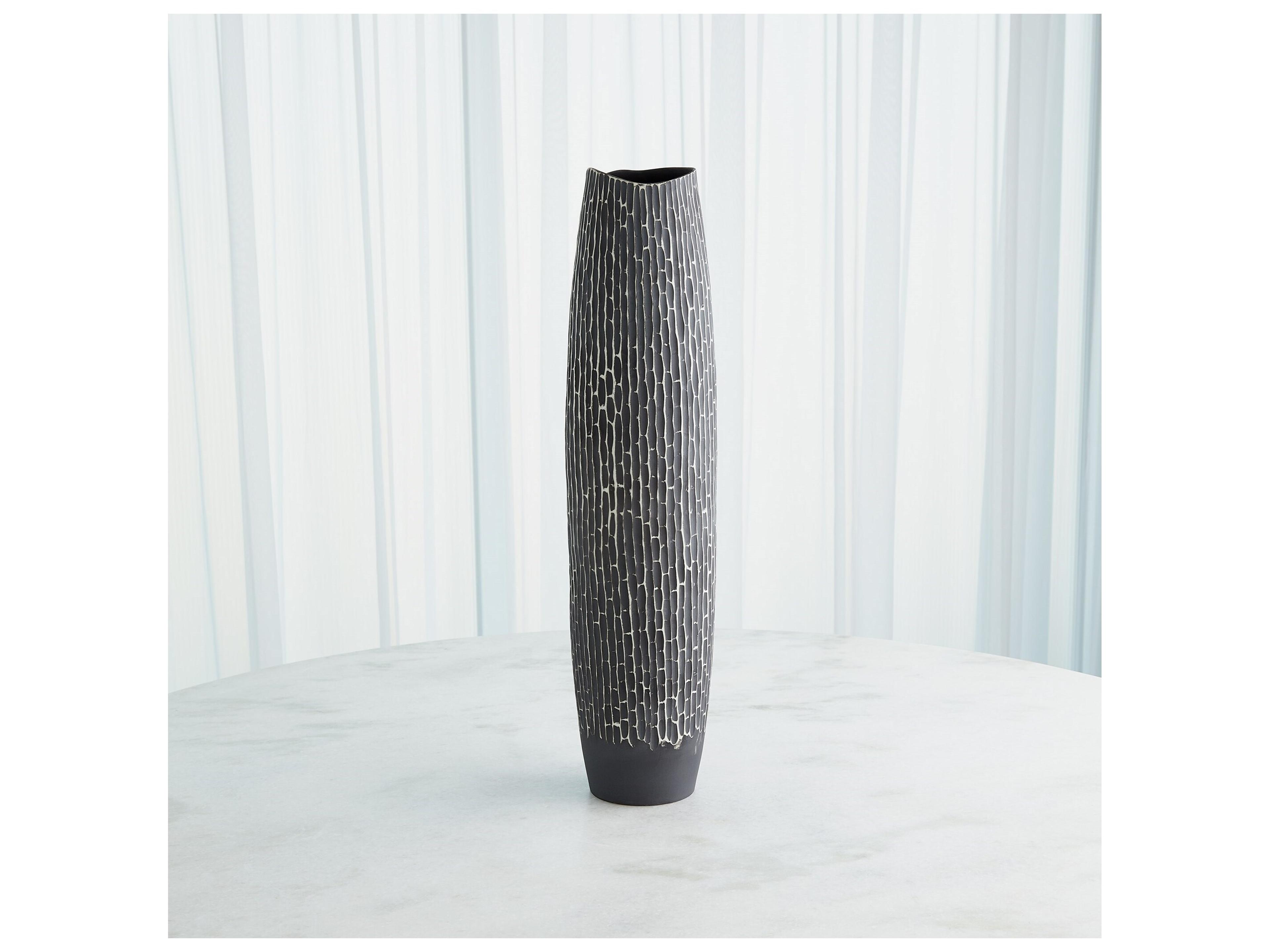 Global Views Vase