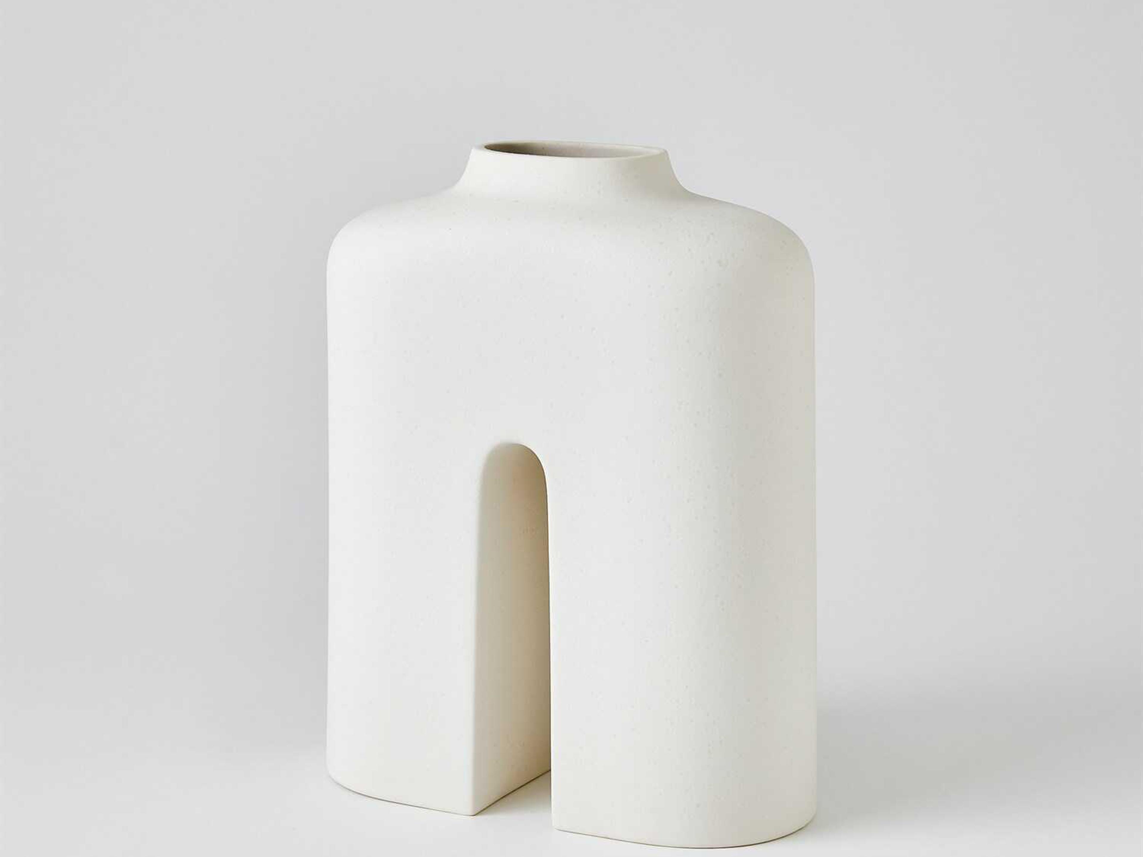 Global Views Guardian White / Cream 12" Vase