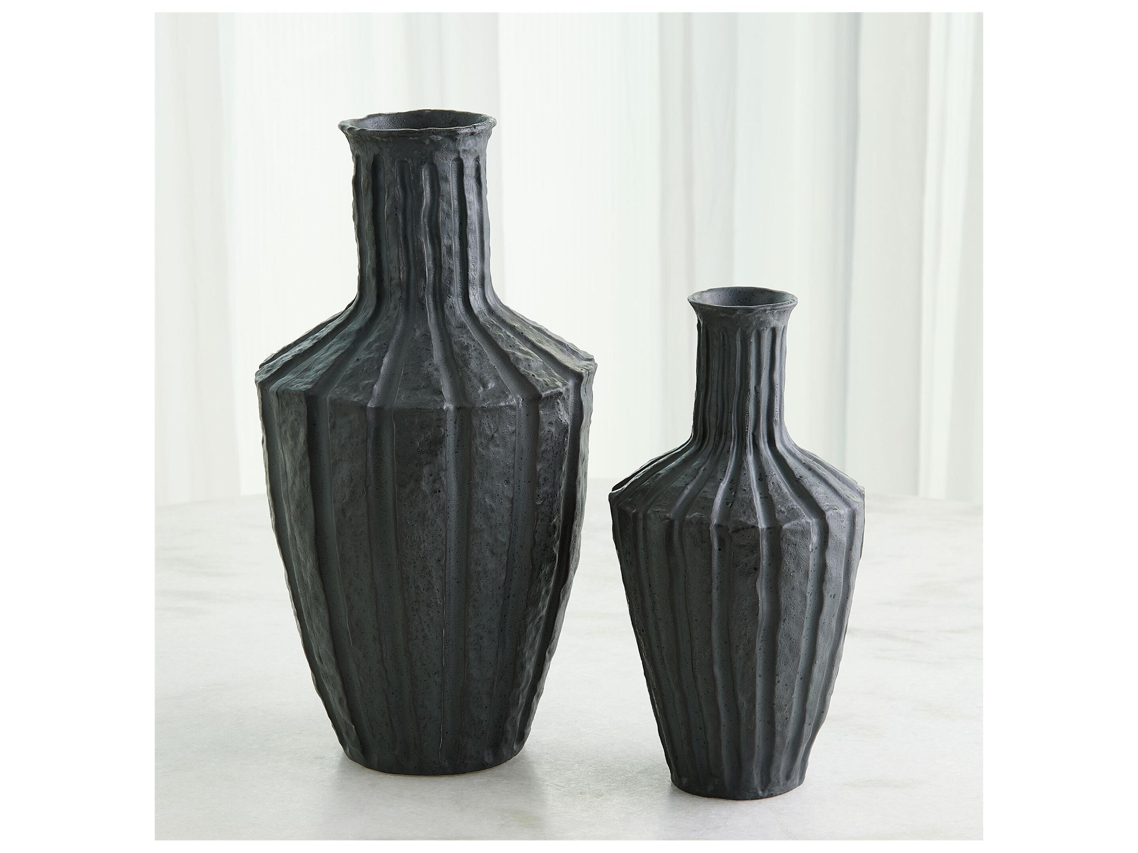Global Views Vase