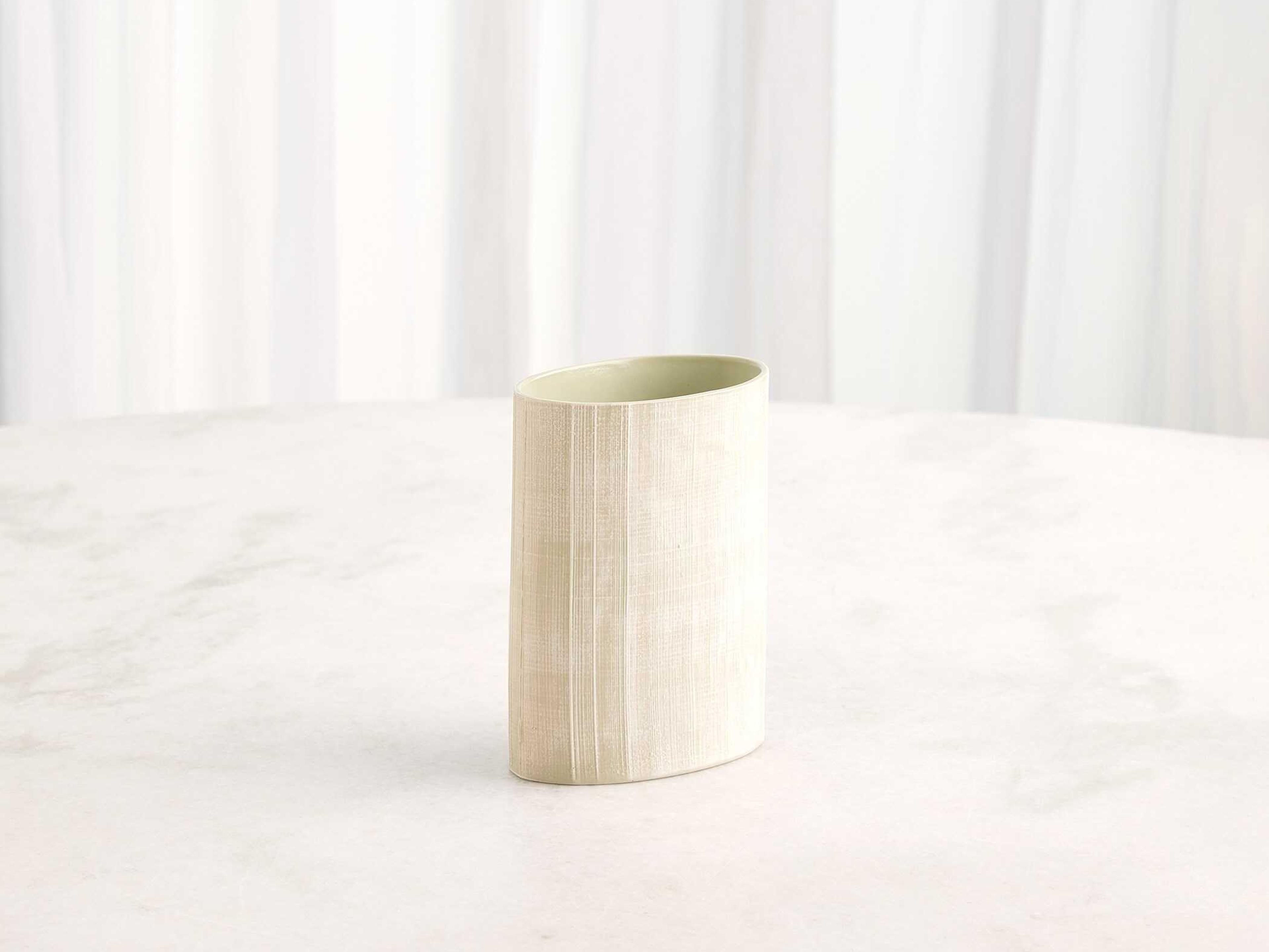 Global Views Cross Hatch Celery Vase