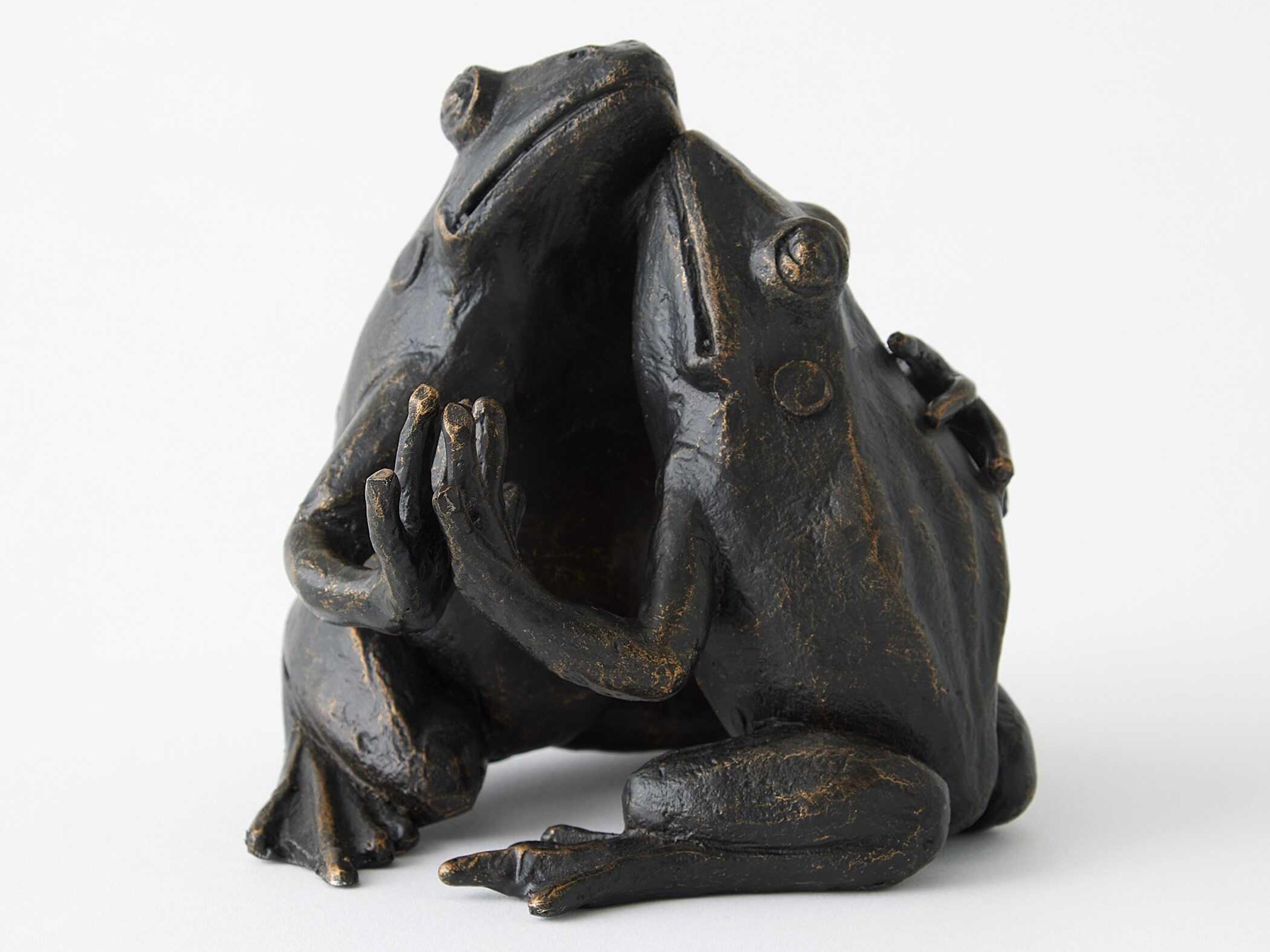 Global Views Hugging Frog Sculpture