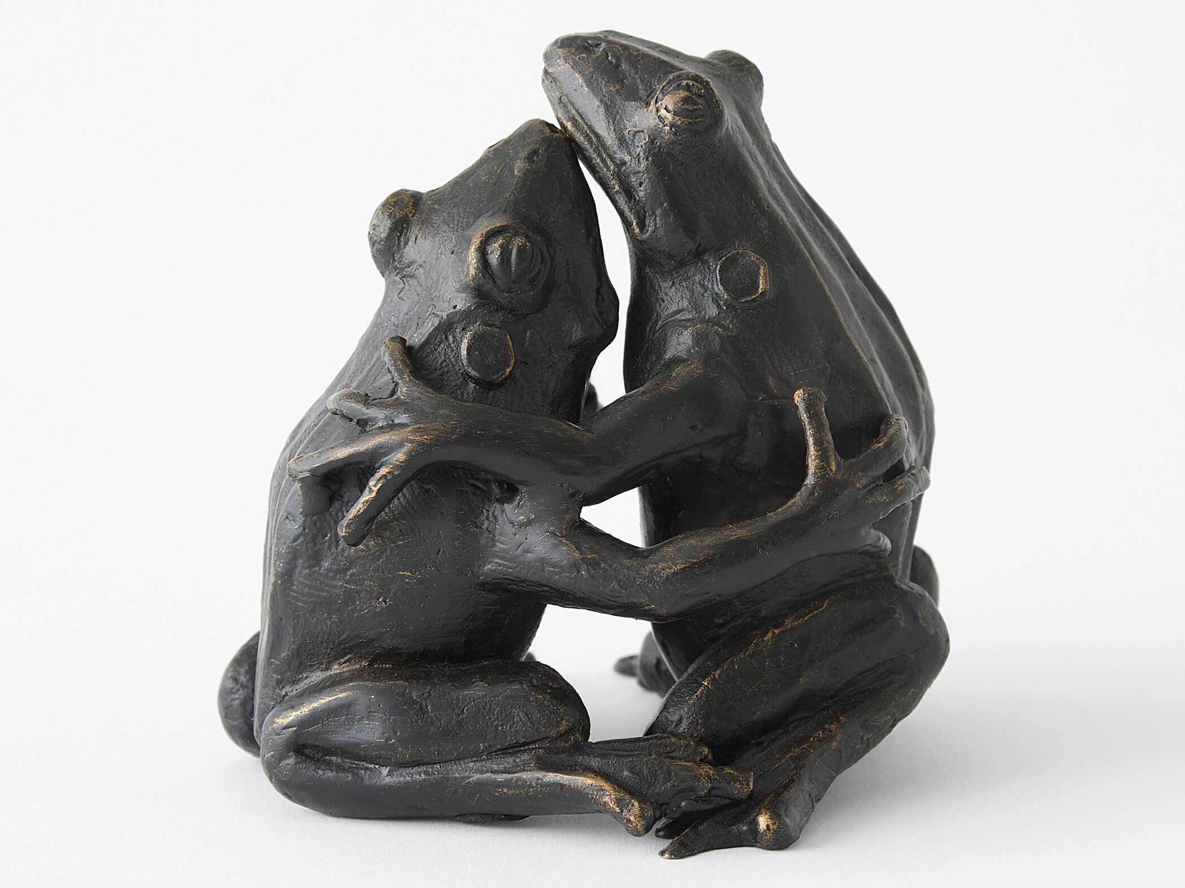 Global Views Hugging Frog Sculpture