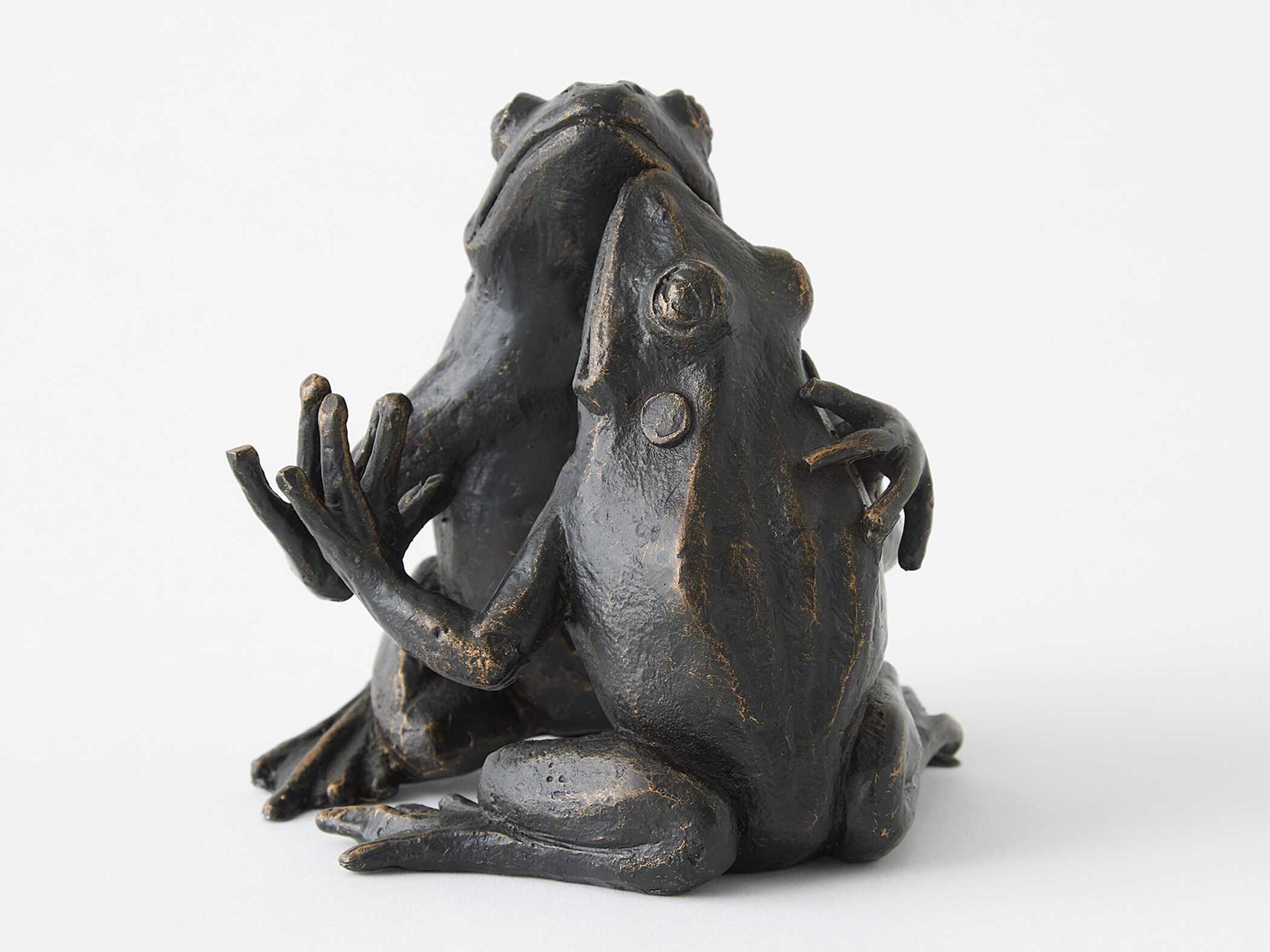 Global Views Hugging Frog Sculpture