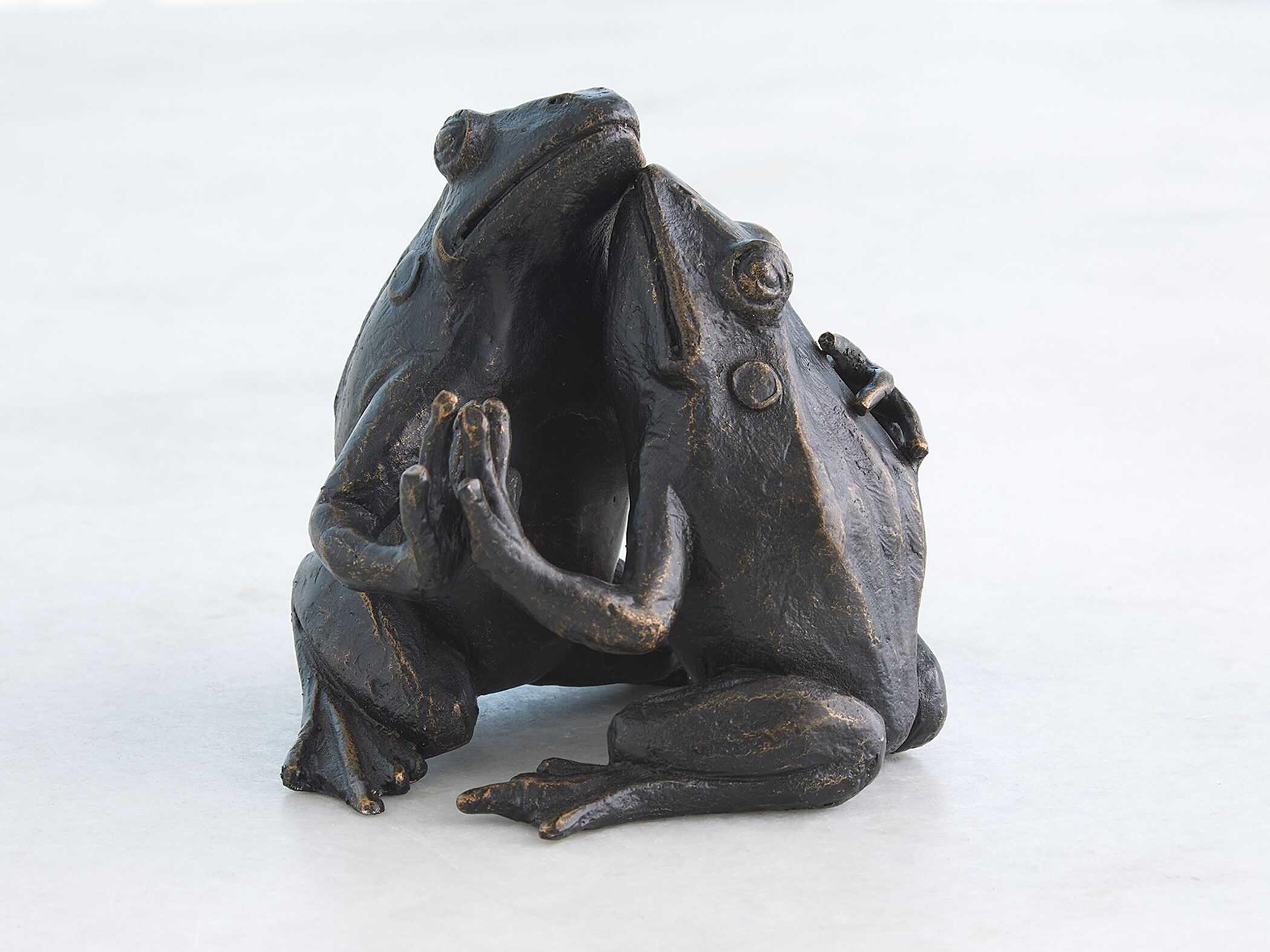 Global Views Hugging Frog Sculpture