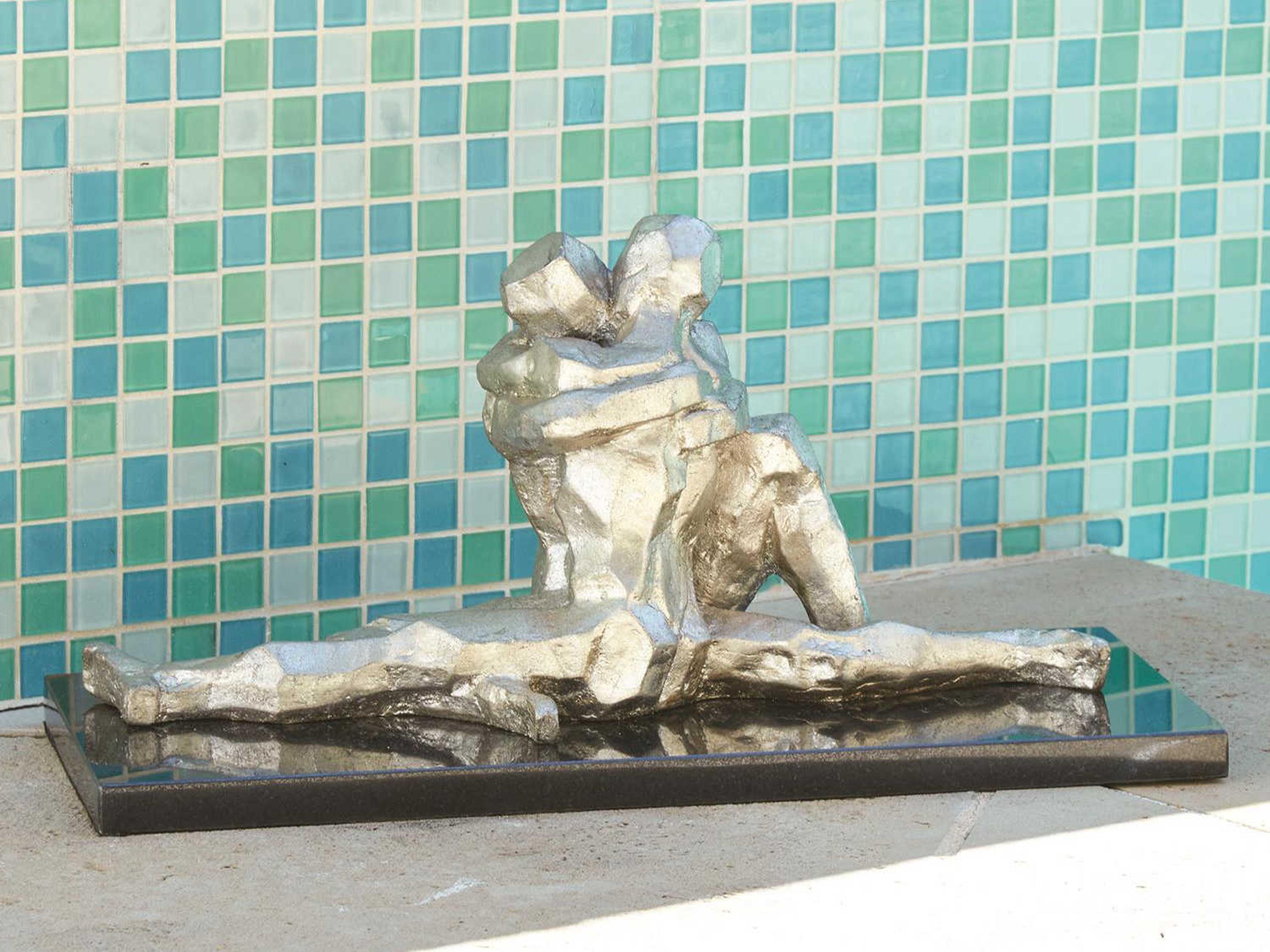 Global Views Gittin It On Sculpture