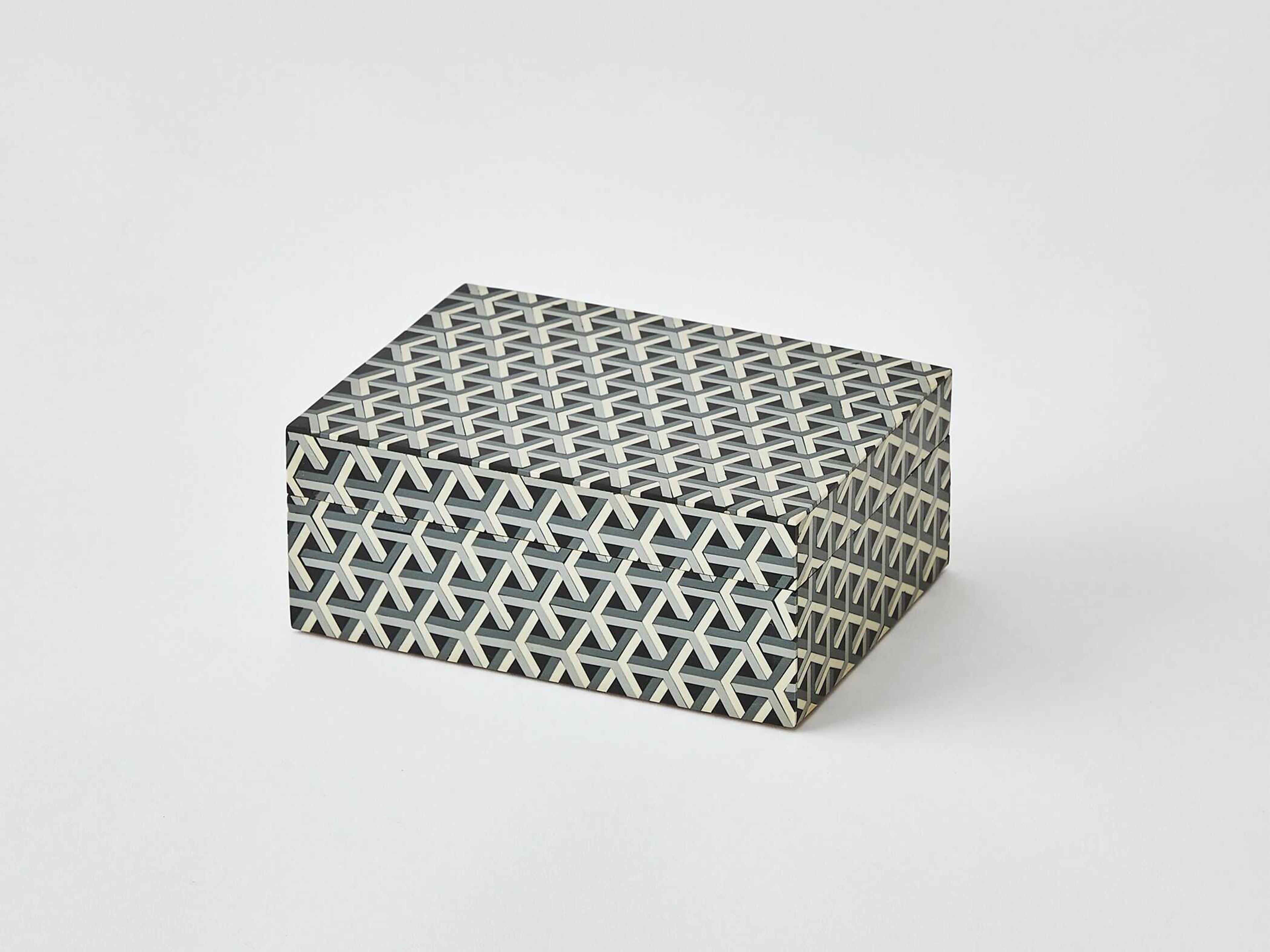 Global Views Interwoven Box