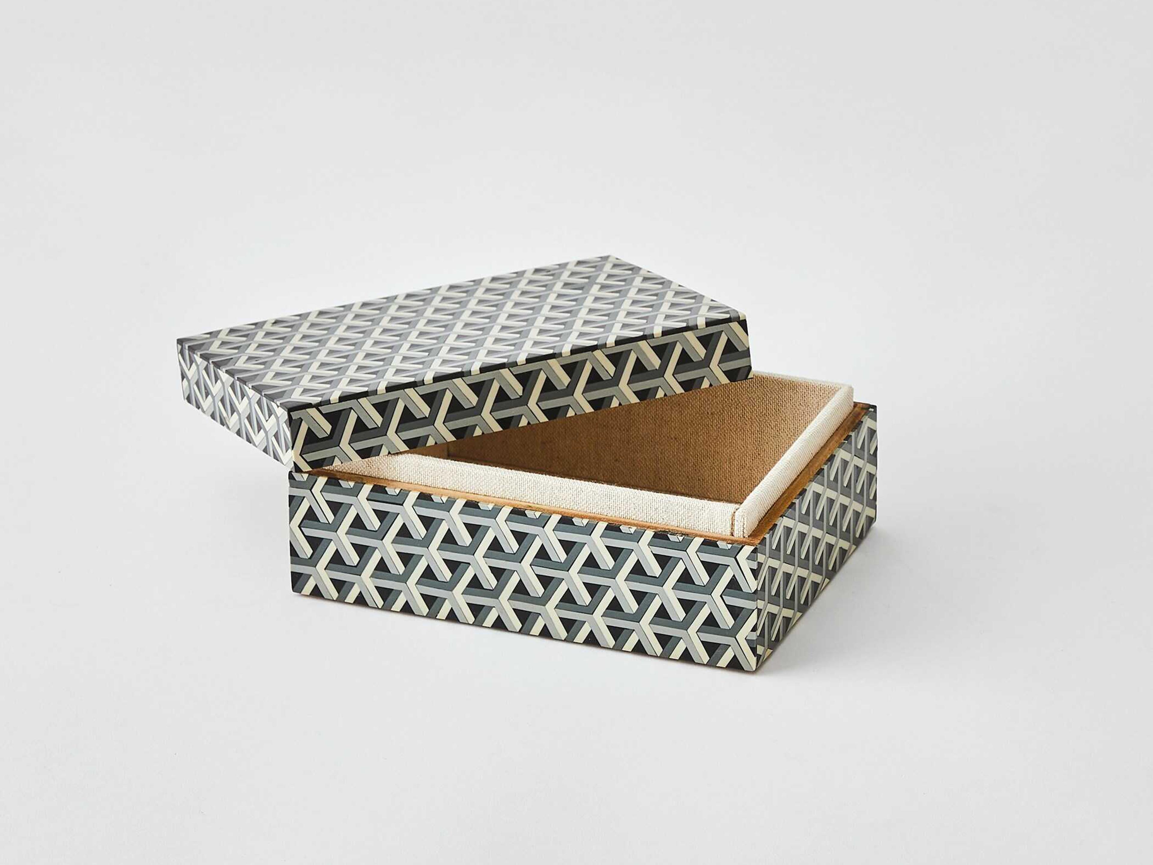 Global Views Interwoven Box