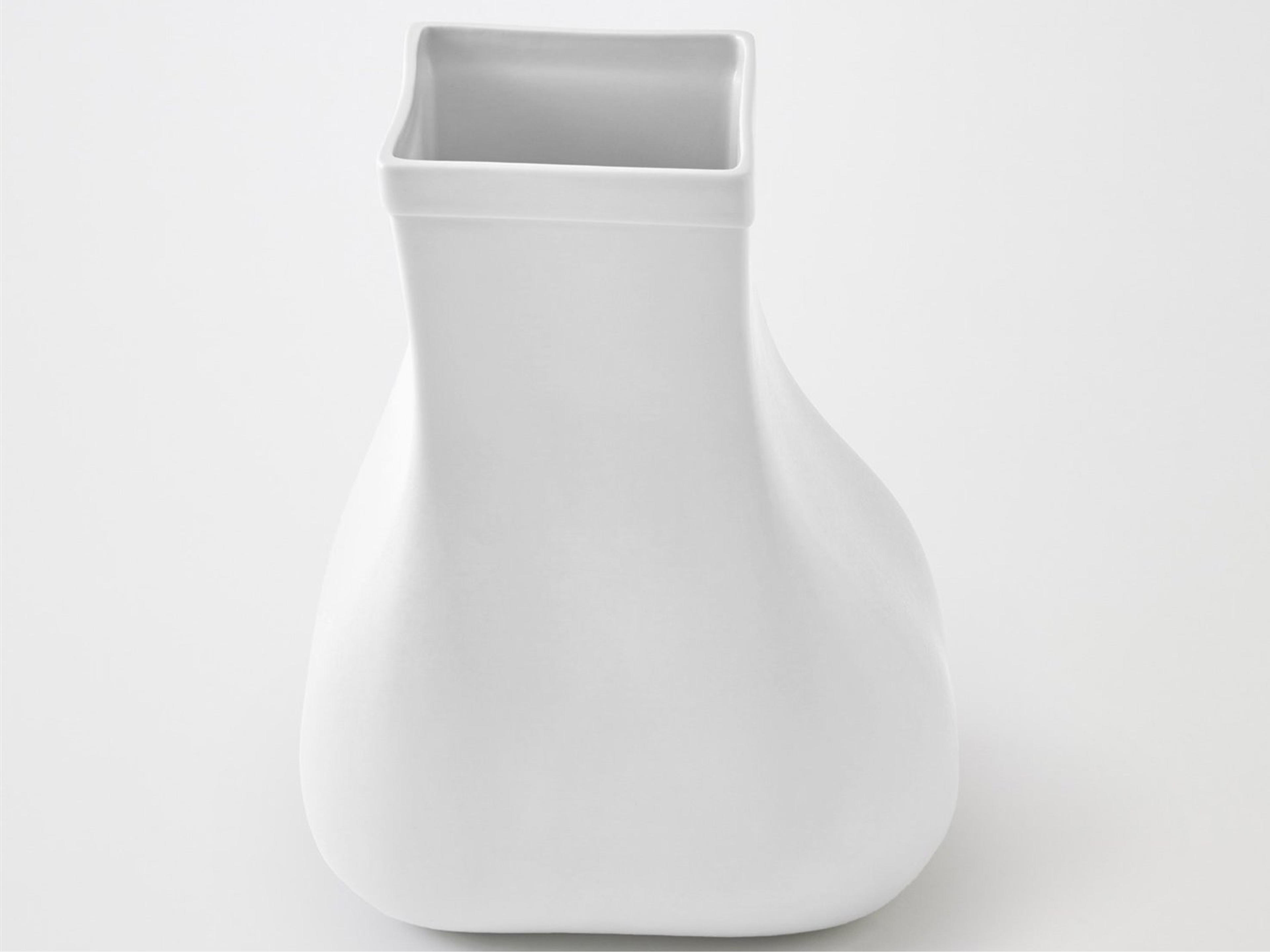 Global Views Sac Vessel White Vase Medium