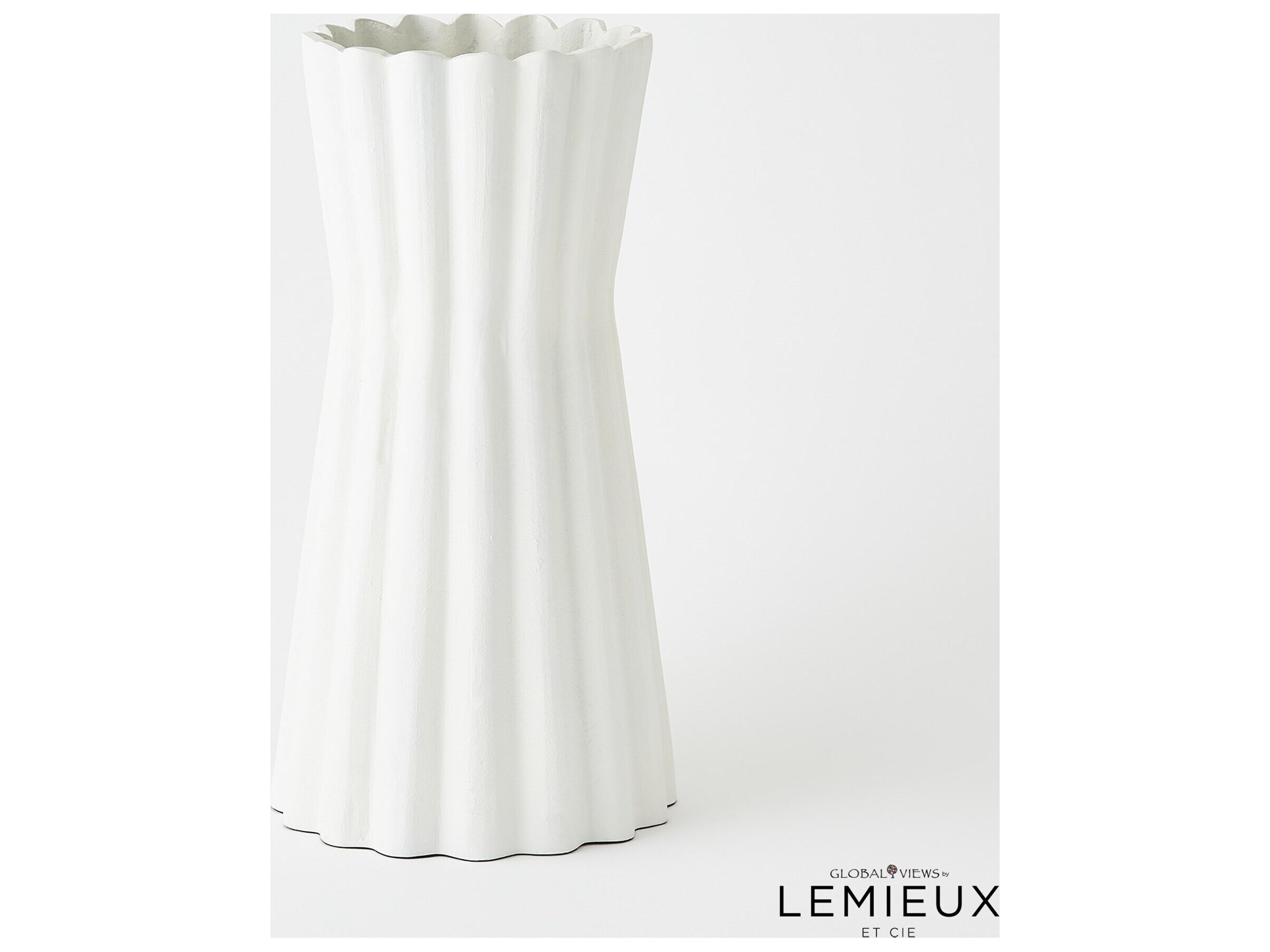 Global Views Gaspard Vase