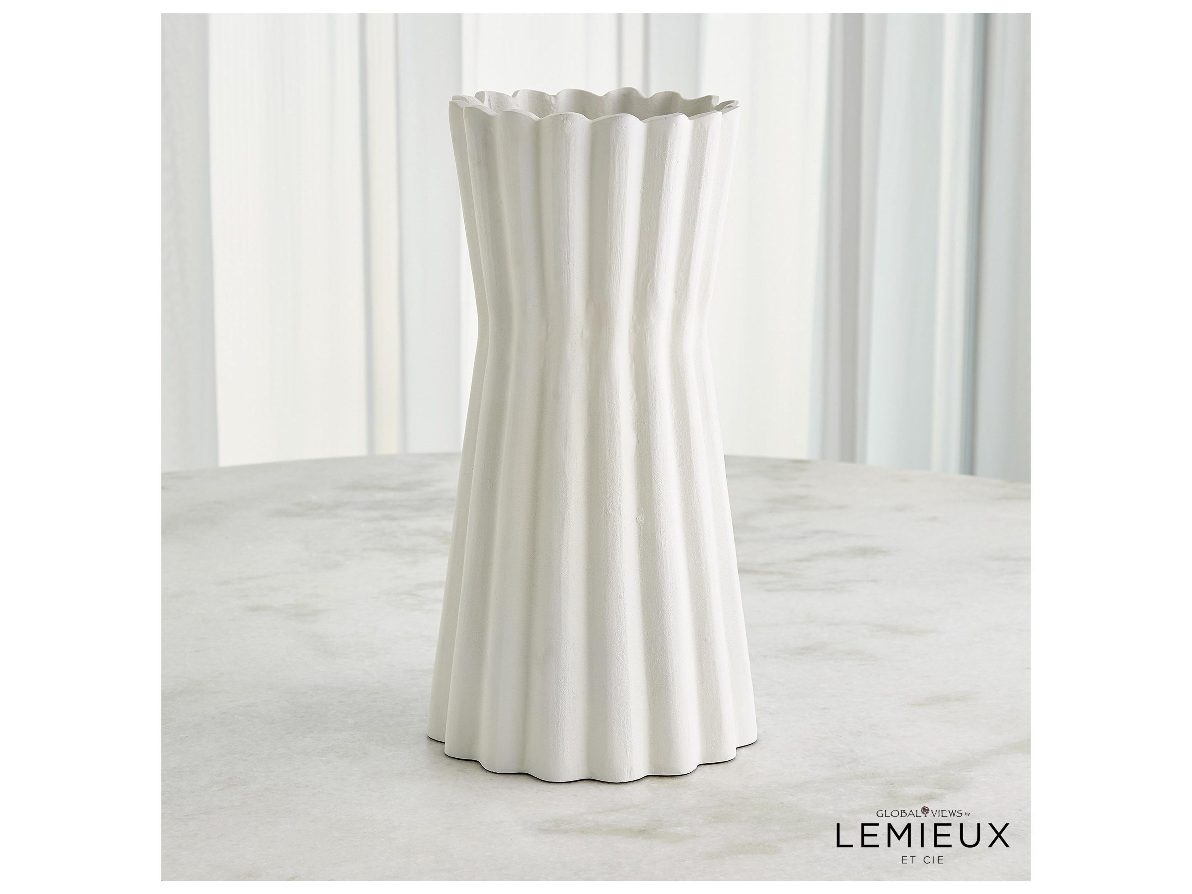 Global Views Gaspard Vase