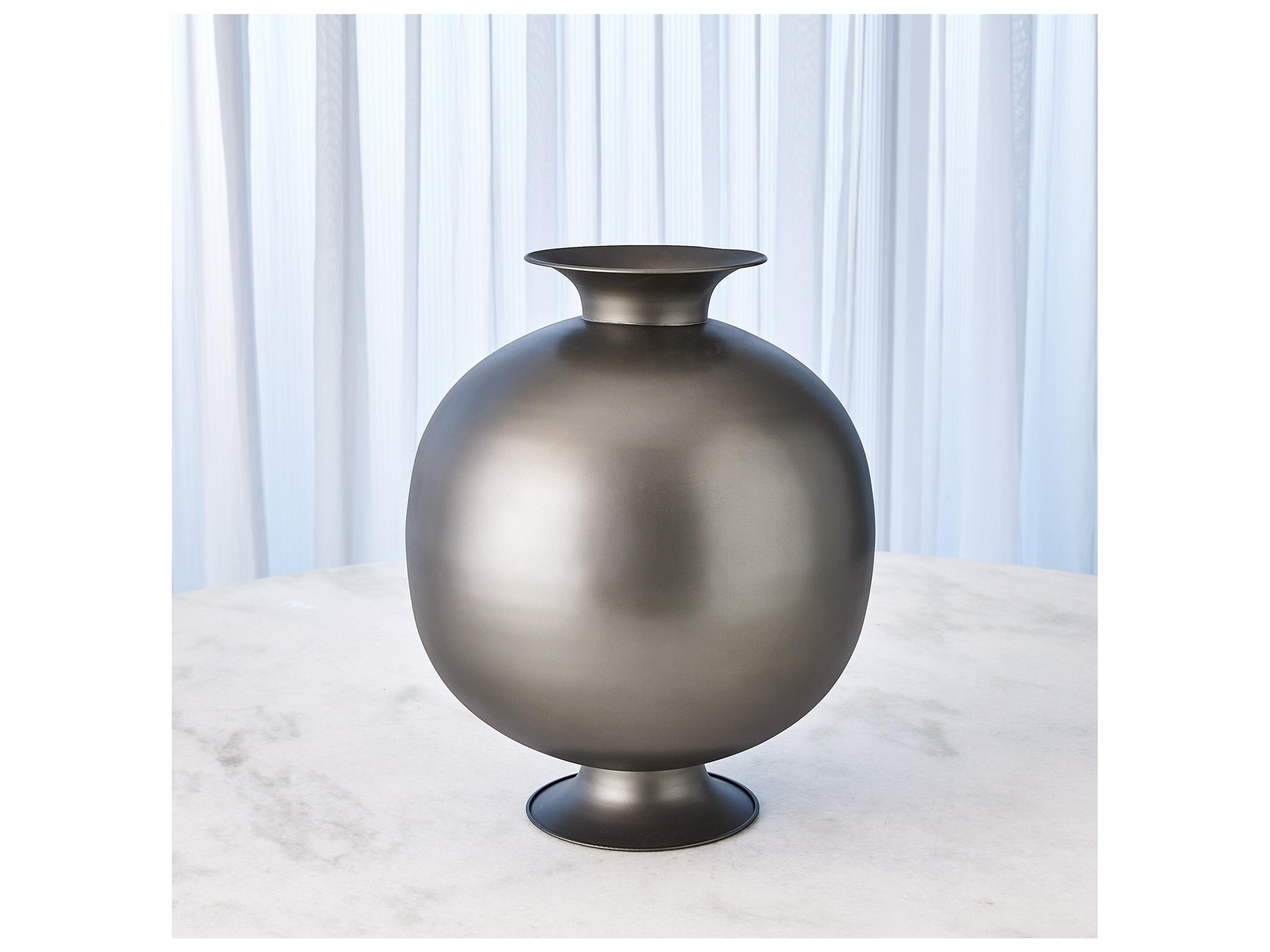 Global Views Vase