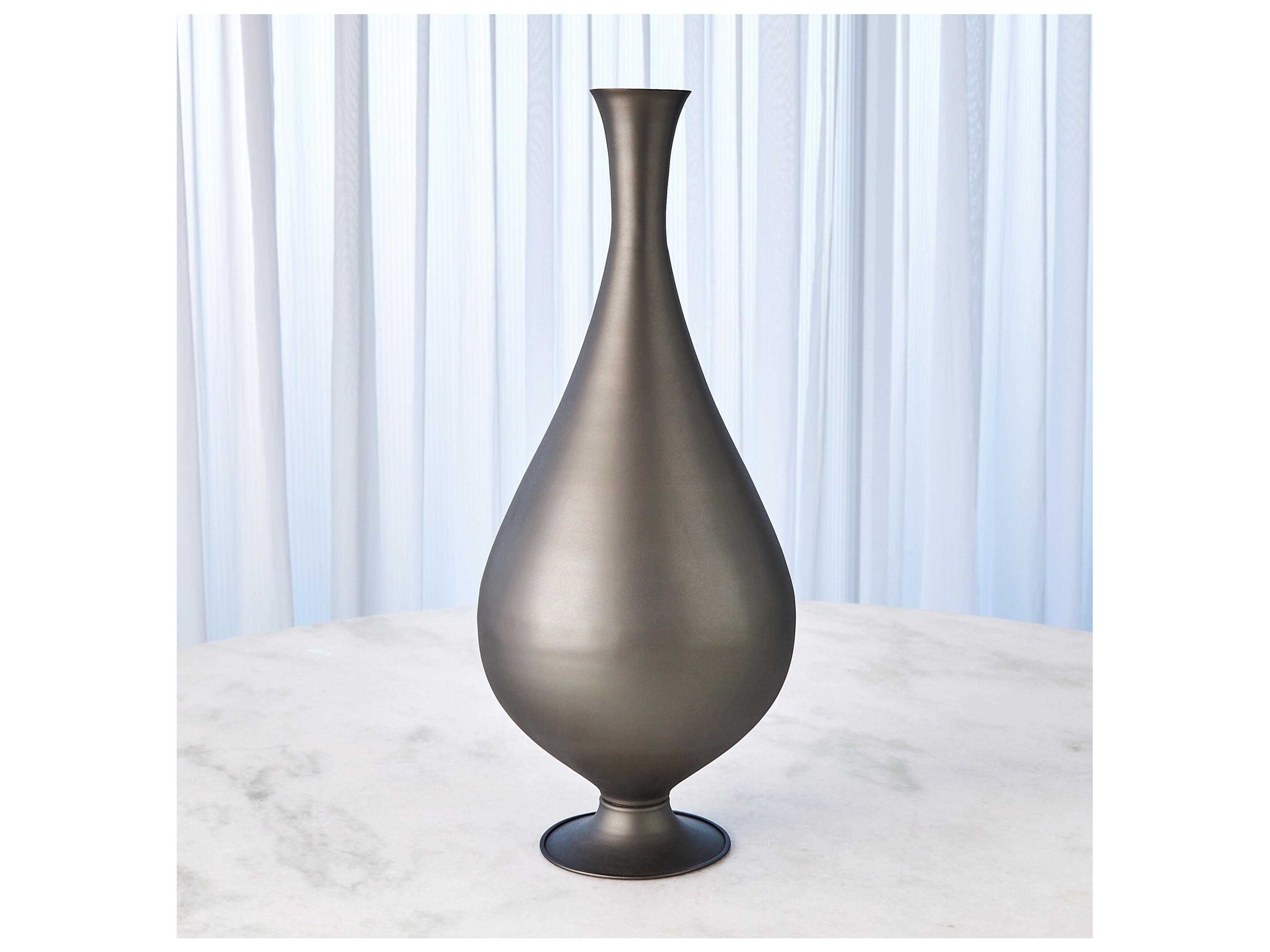 Global Views Vase