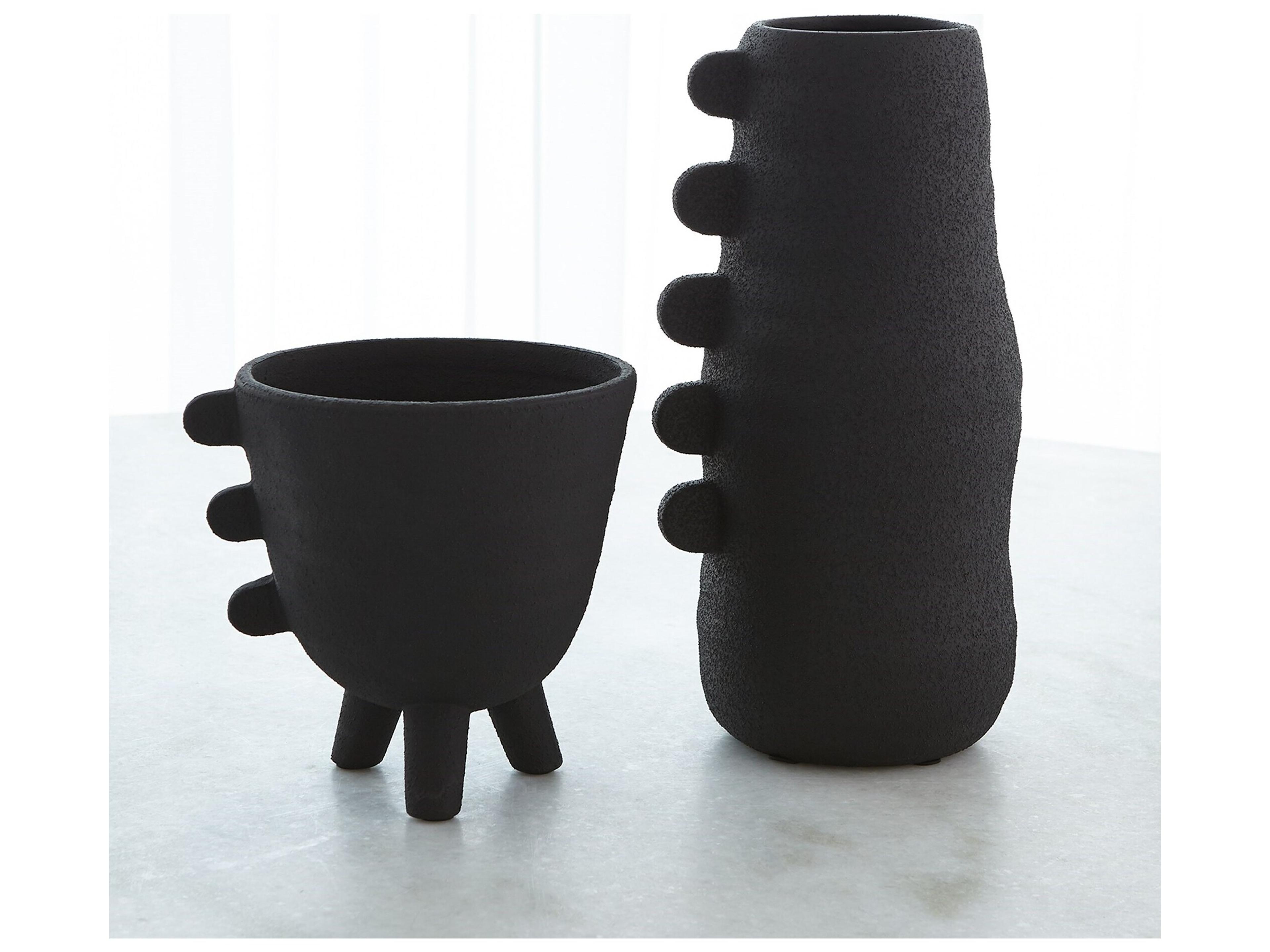 Global Views Primitive Vase