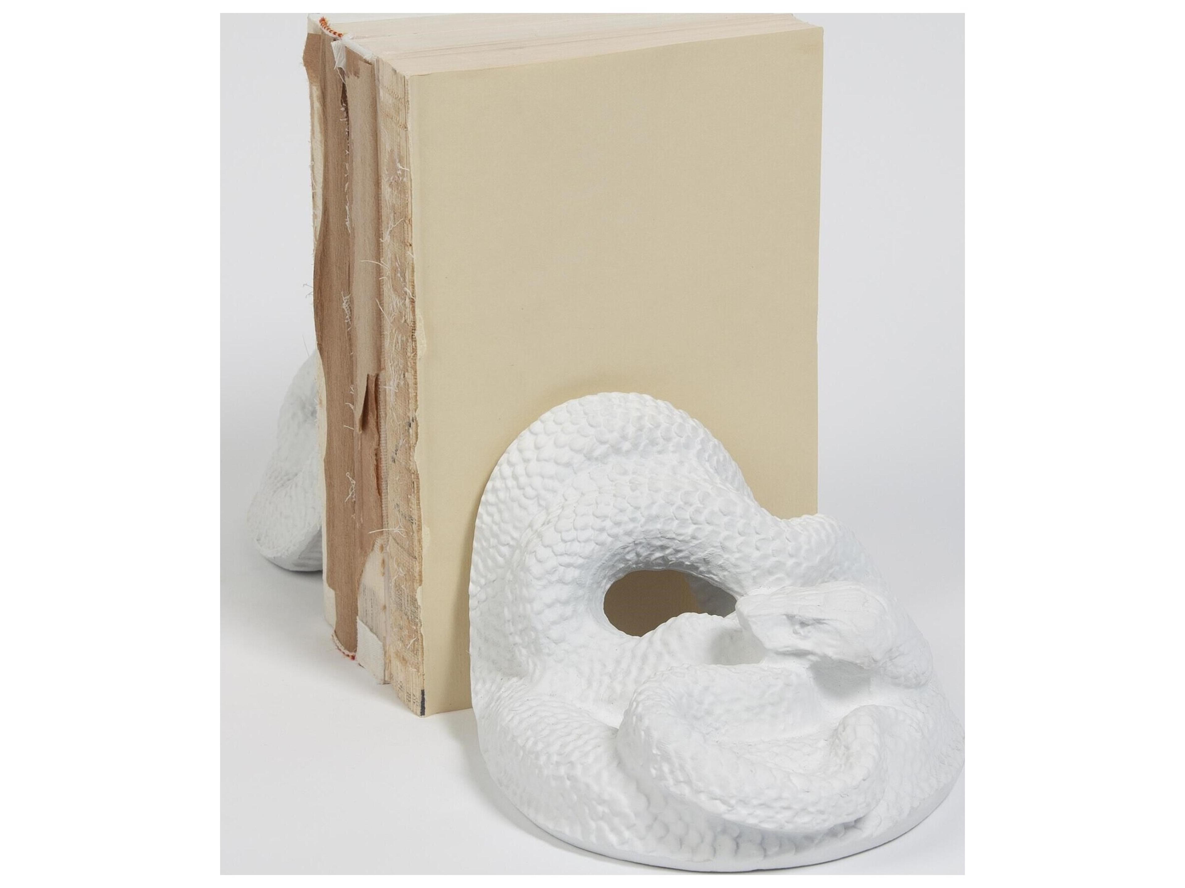 Global Views Bookend