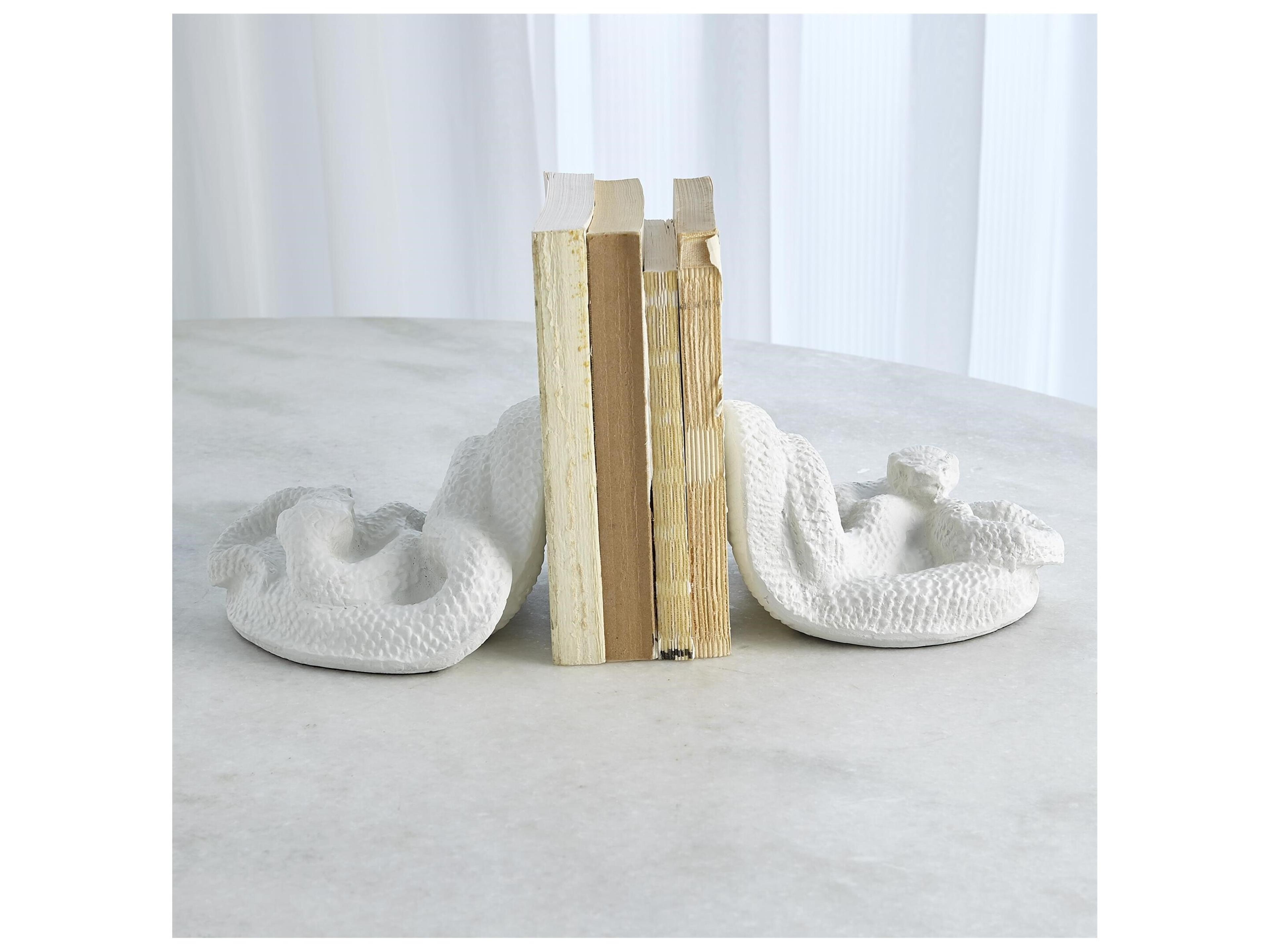 Global Views Bookend