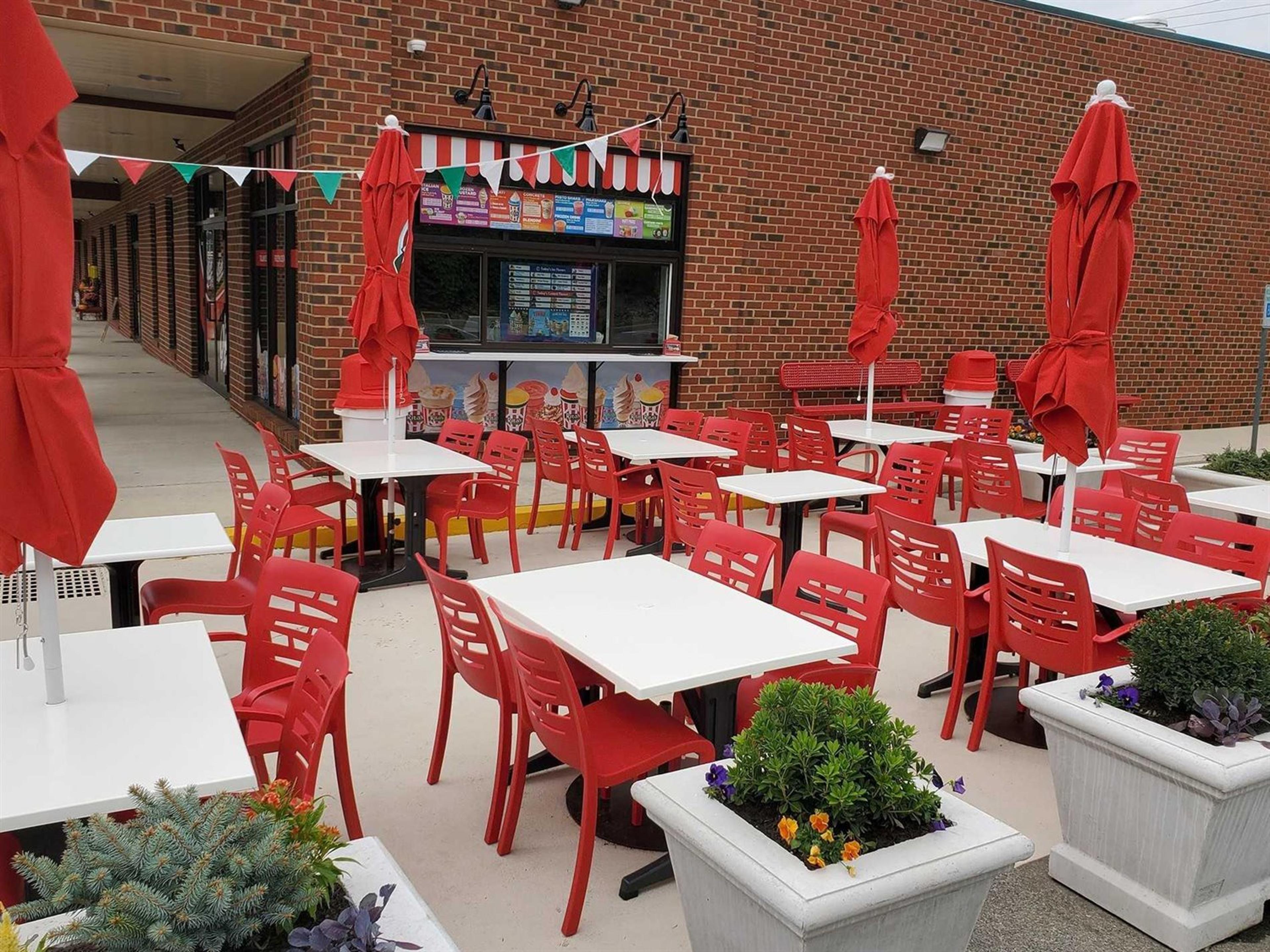 Essenza Resin Red Patio Dining Set