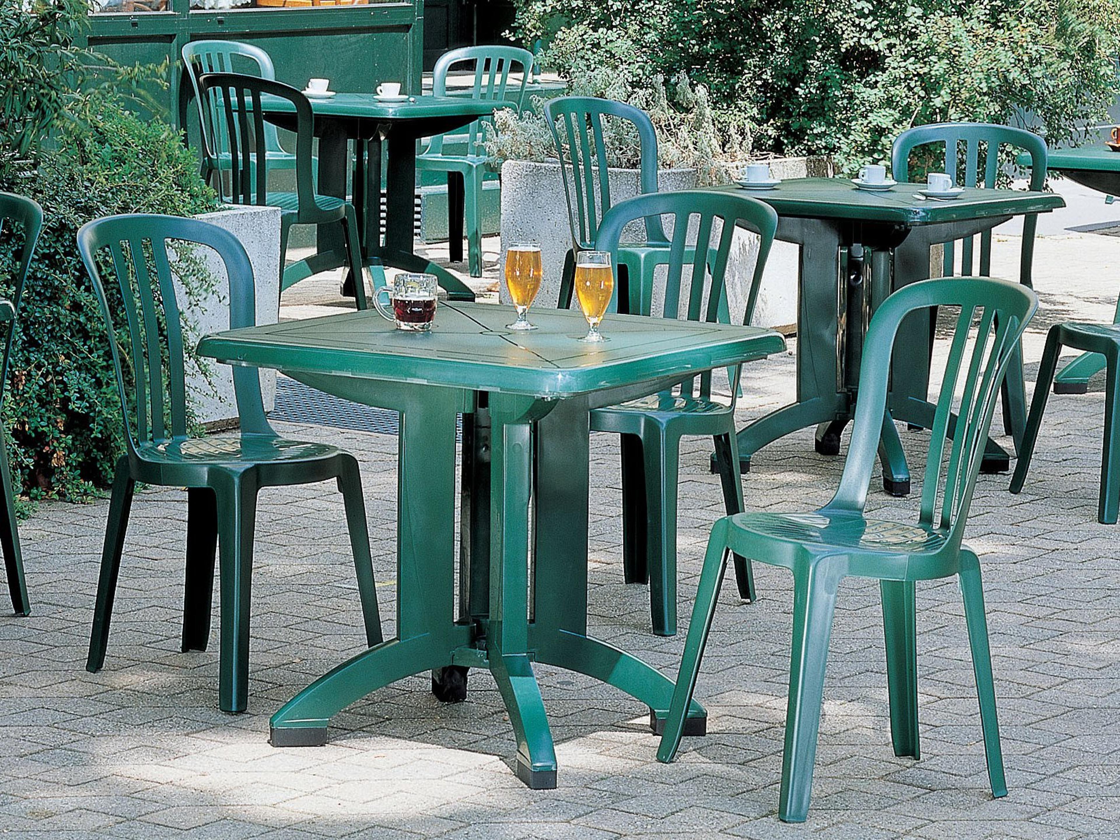 Miami Amazon Green Resin Bistro Set