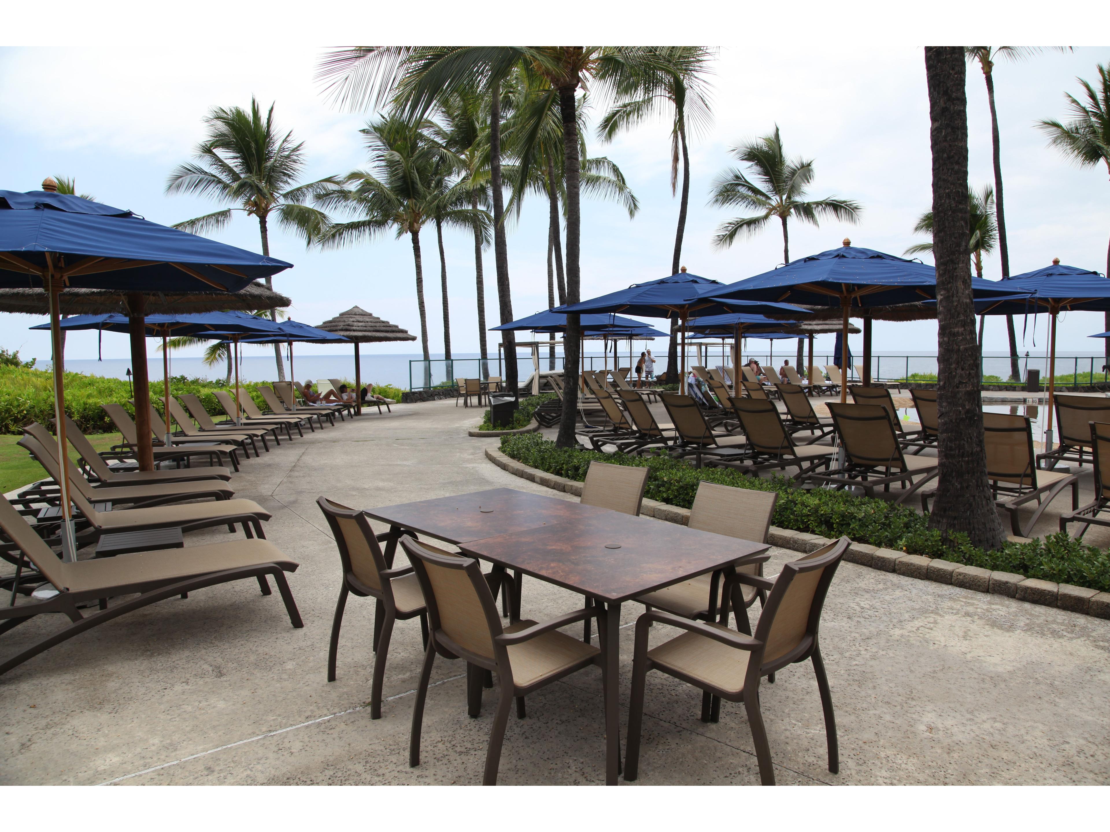 Grosfillex Sunset Aluminum Fusion Bronze/Lava Square Patio Dining Table with Umbrella Hole