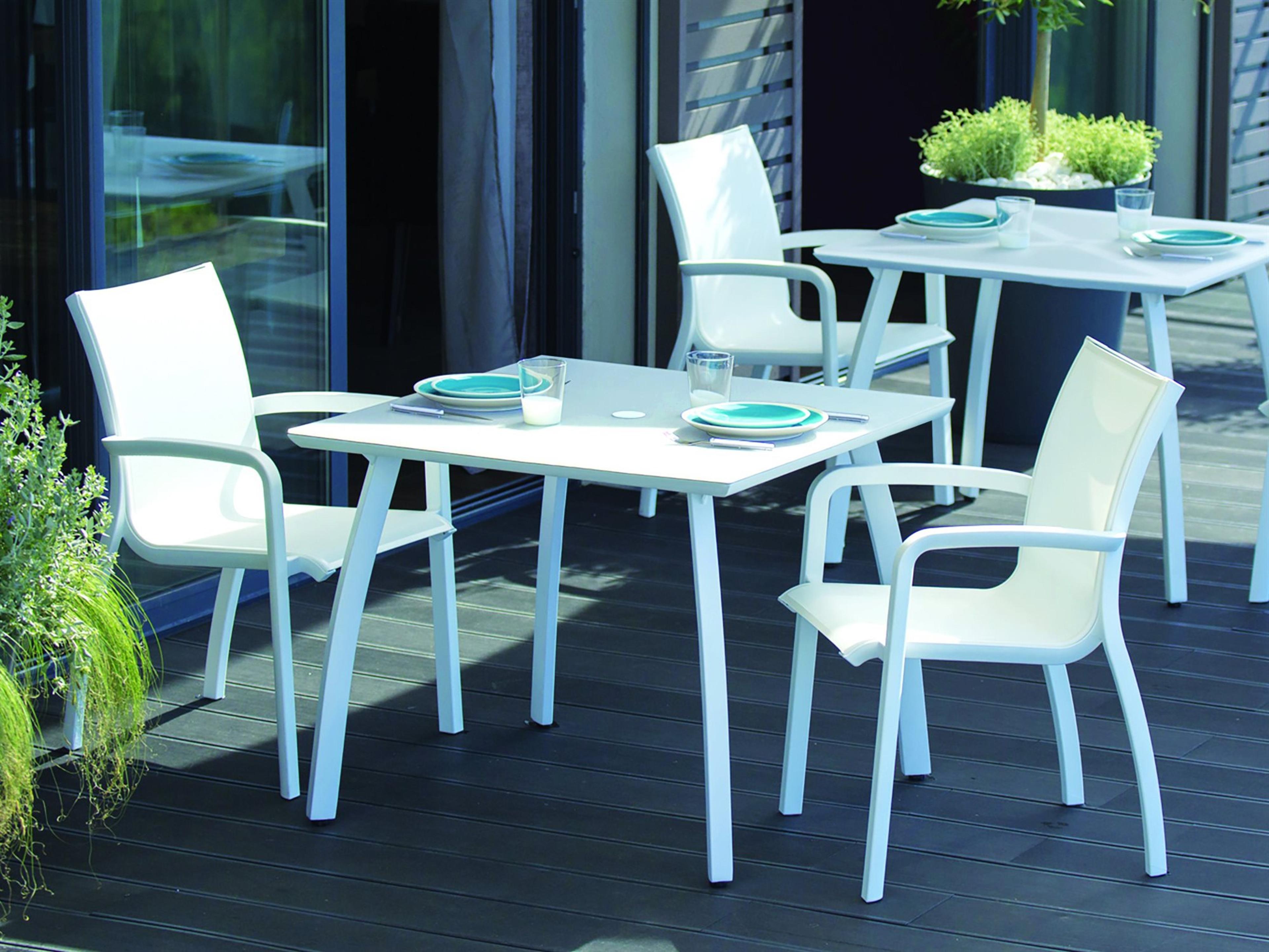 Sunset Glacier White Aluminum Sling Outdoor Dining Set in White