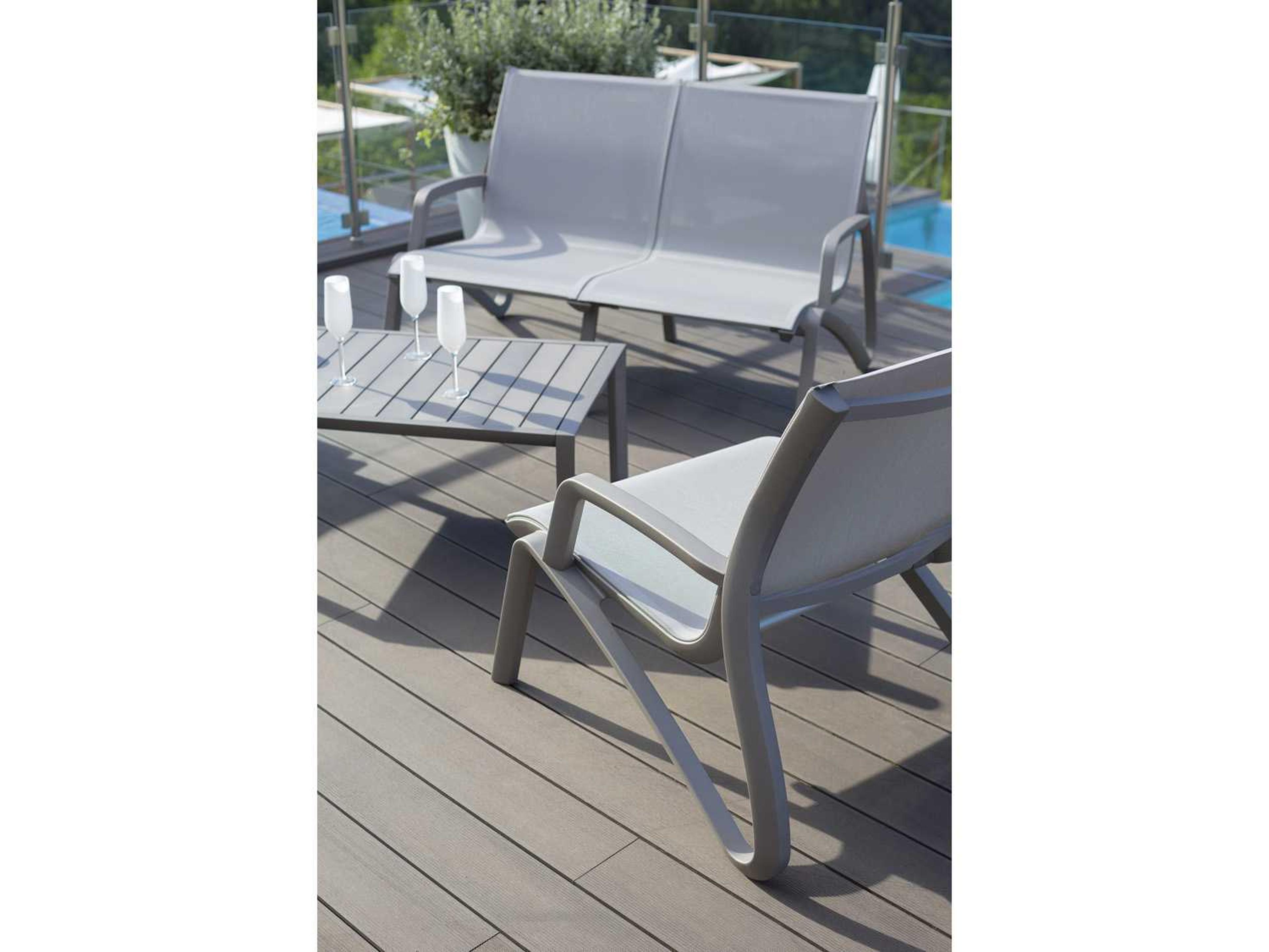 Grosfillex Sunset Sling Aluminum Resin Platinum Gray Outdoor Lounge Chair in Gray