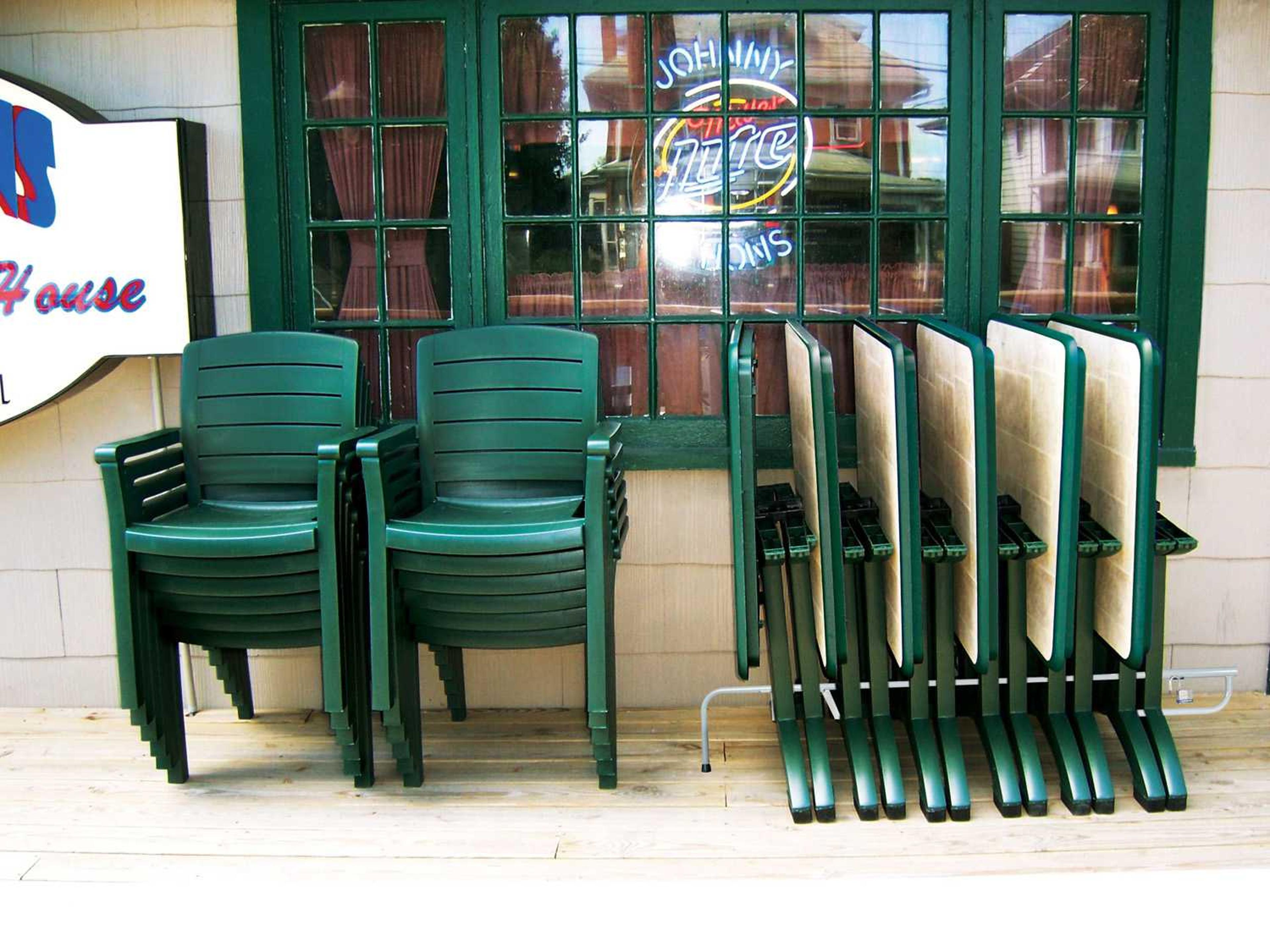 Grosfillex Acadia Resin Amazon Green Stacking Outdoor Patio Dining Arm Chair