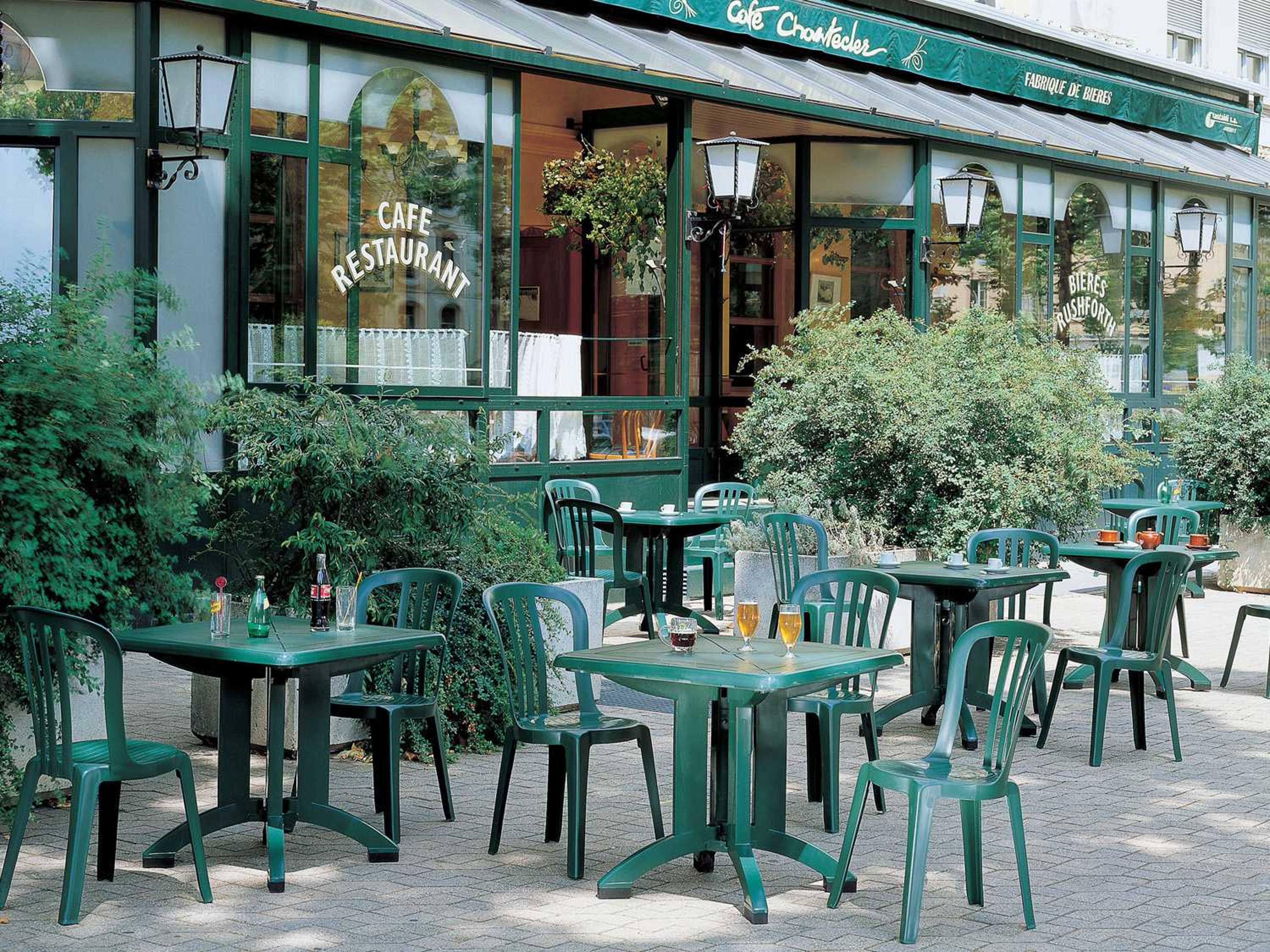 Grosfillex Miami Resin Amazon Green Stacking Bistro Side Chair