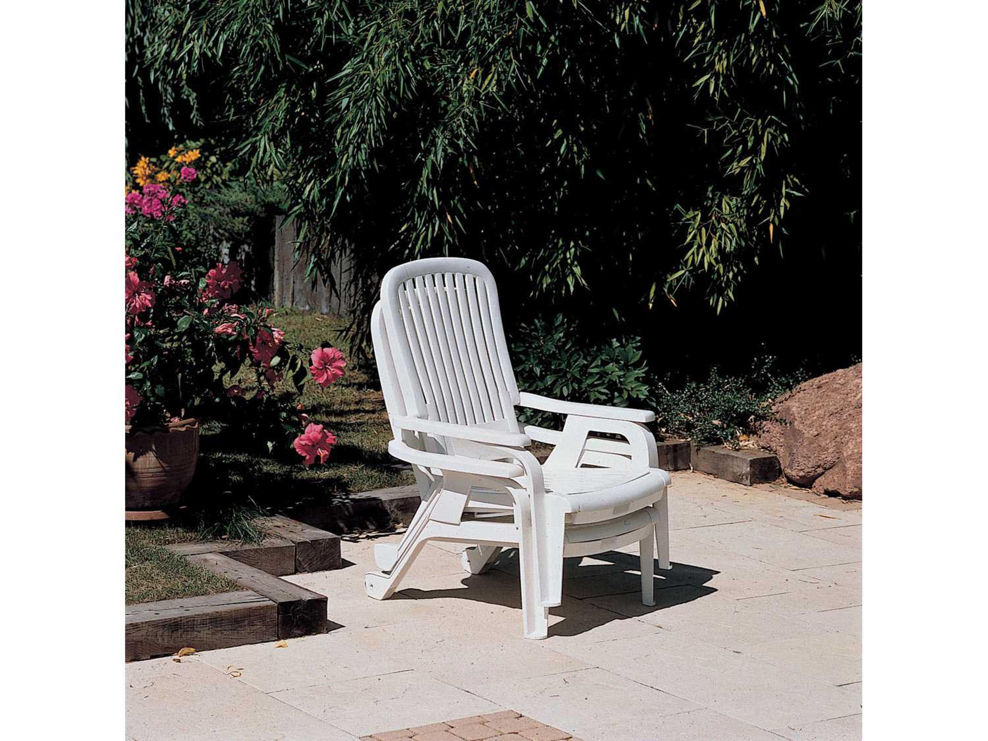 Grosfillex Bahia Resin White Stacking Deck Lounge Chair
