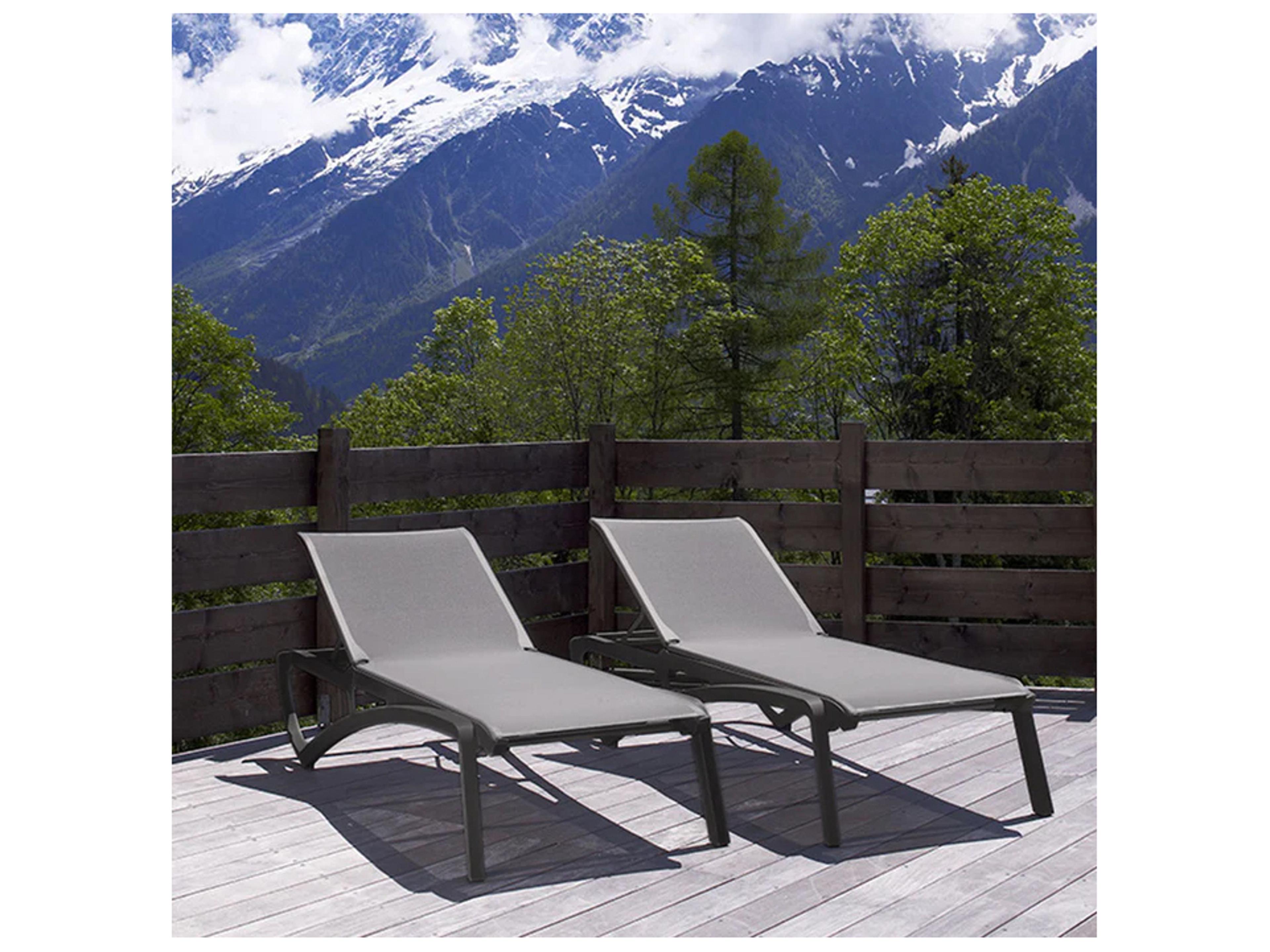 Grosfillex Sunset Aluminum Volcanic Black Outdoor Patio Chaise Lounge in Solid Gray