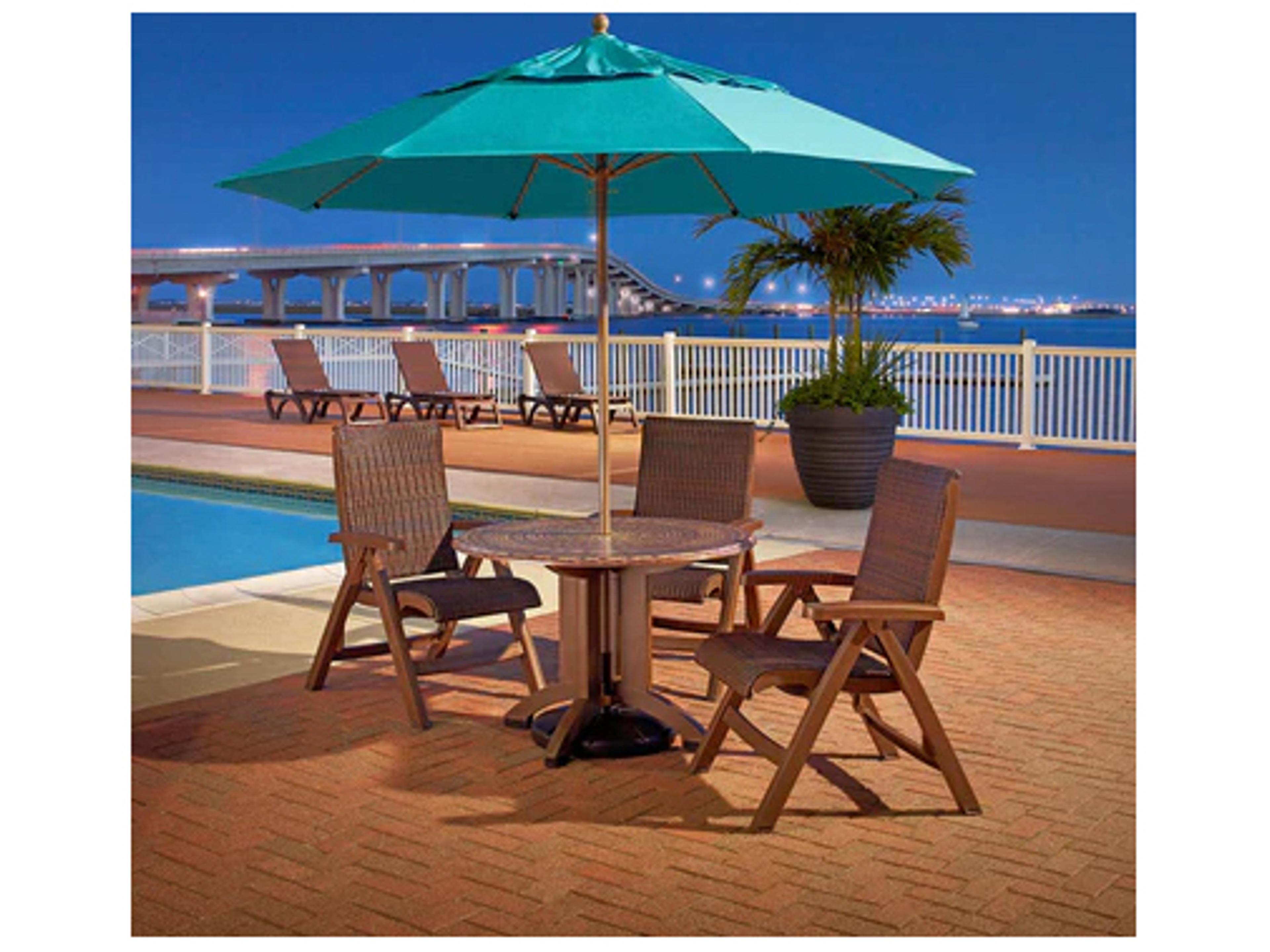 Grosfillex Java Resin Wicker French Taupe Folding Outdoor Lounge Chair in French Taupe