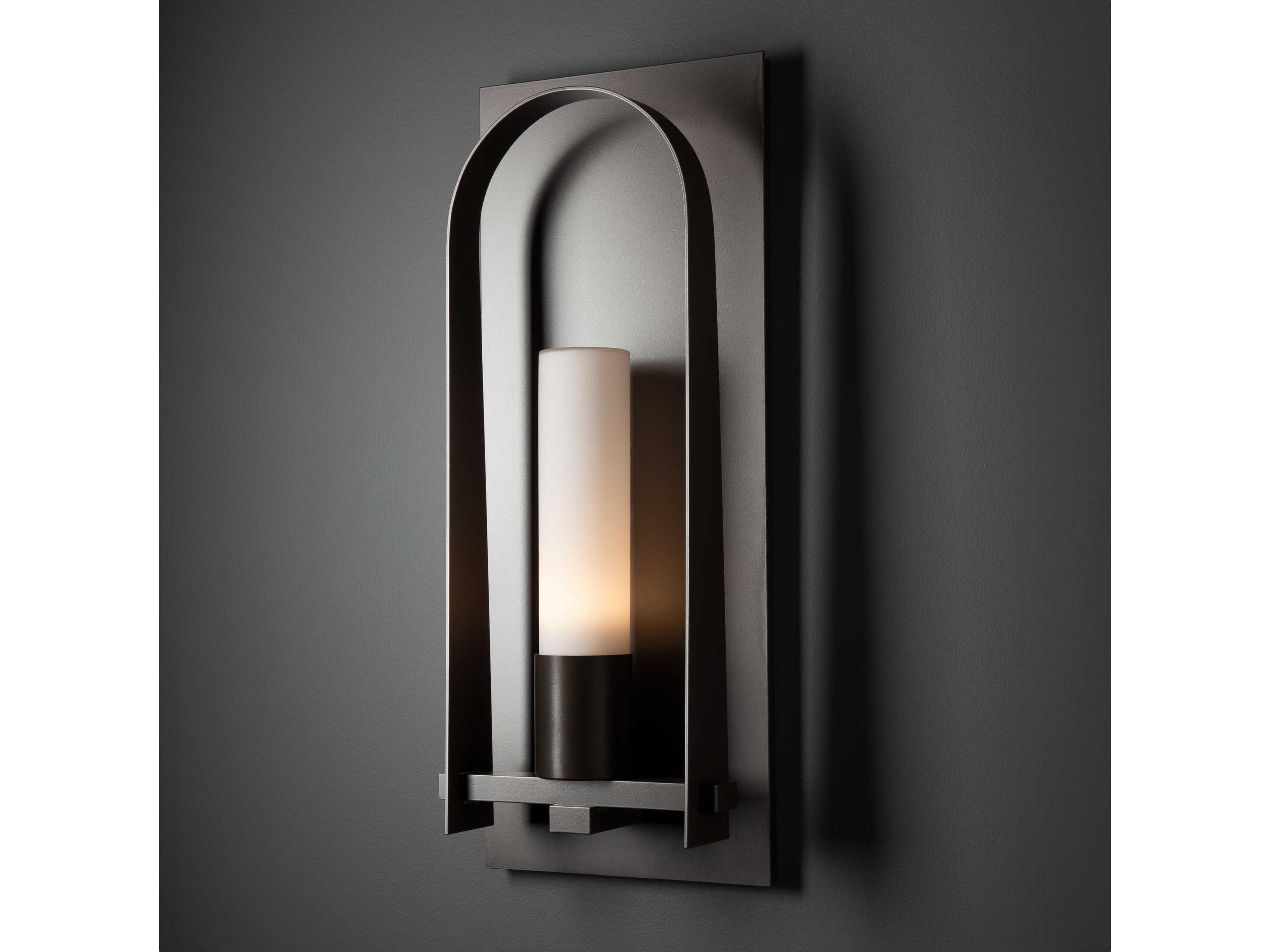 Hubbardton Forge Triomphe 1-Light Outdoor Wall Light